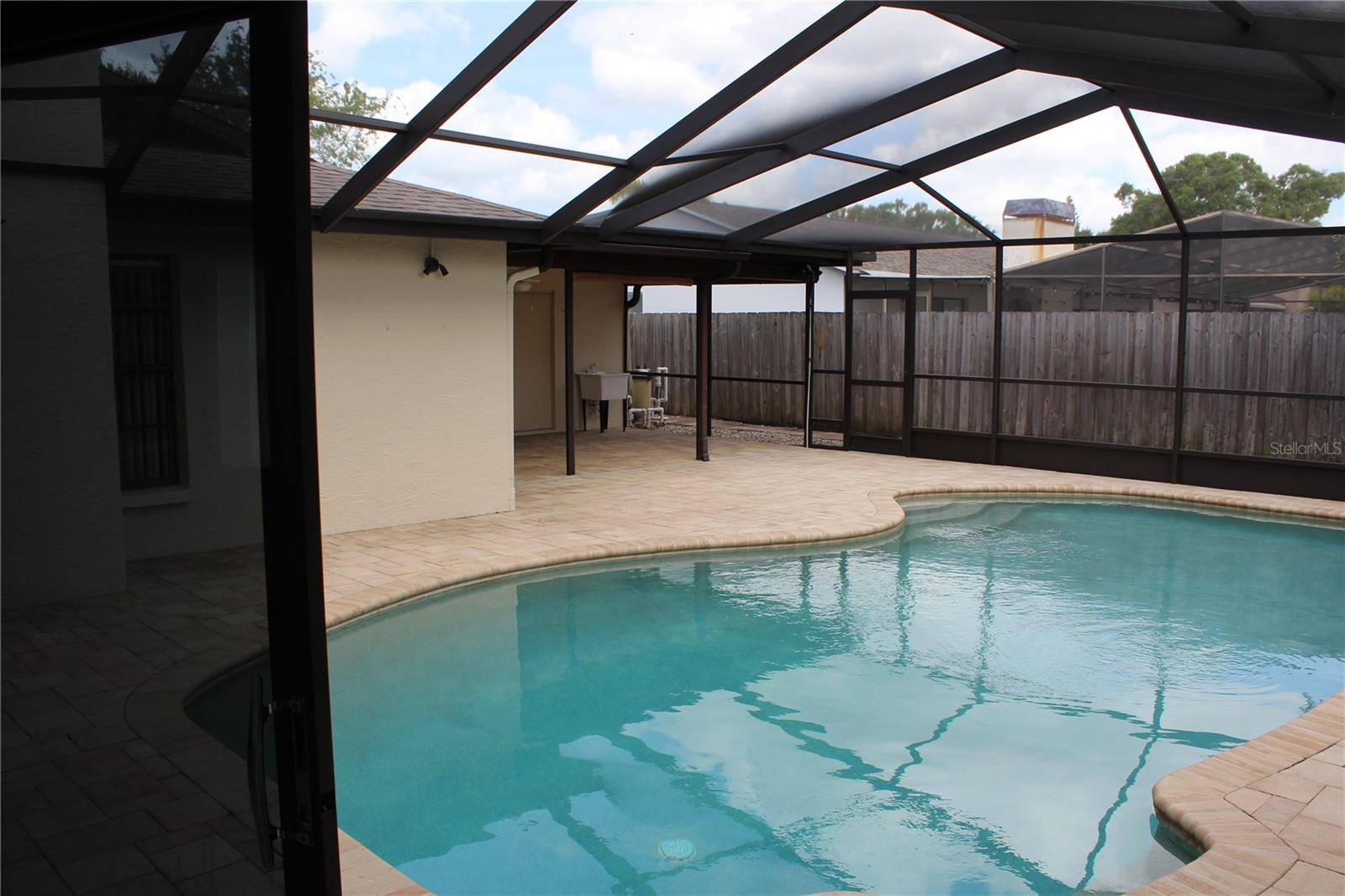 Largo, Florida, 33773, United States, 3 Bedrooms Bedrooms, ,2 BathroomsBathrooms,Residential,For Sale,1870302