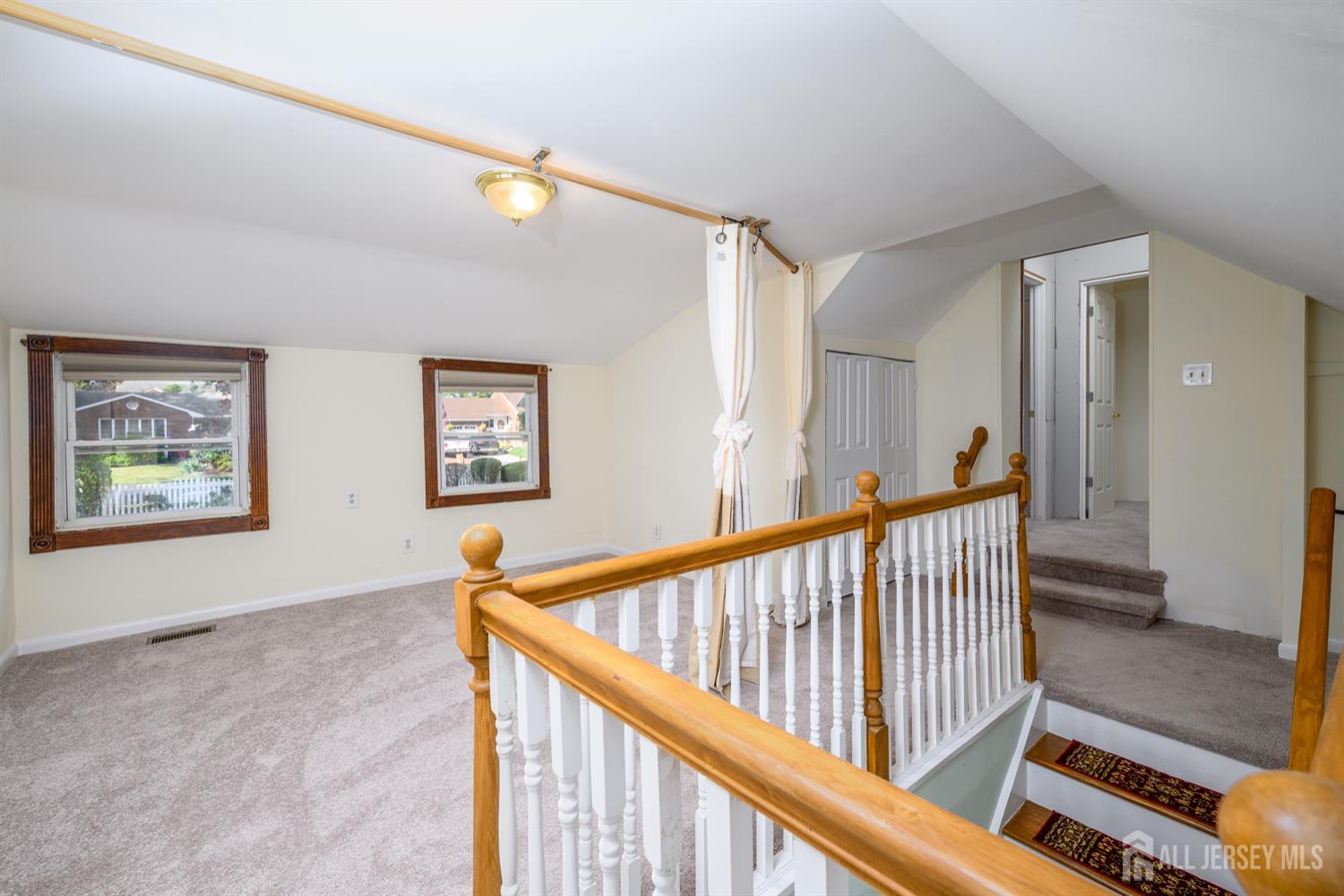 Edison, New Jersey, 08817, United States, 3 Bedrooms Bedrooms, ,2 BathroomsBathrooms,Residential,For Sale,1958154