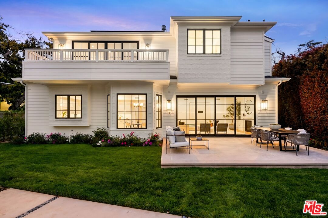 Los Angeles, California, 90049, United States, 7 Bedrooms Bedrooms, ,4 BathroomsBathrooms,Residential,For Sale,1912461