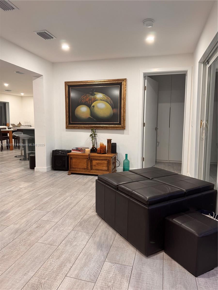 Pompano Beach, Florida, 33060, United States, 2 Bedrooms Bedrooms, ,2 BathroomsBathrooms,Residential,For Sale,1829168