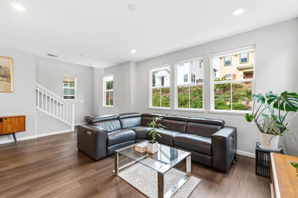 Hayward, California, 94541, United States, 3 Bedrooms Bedrooms, ,4 BathroomsBathrooms,Residential,For Sale,2032197