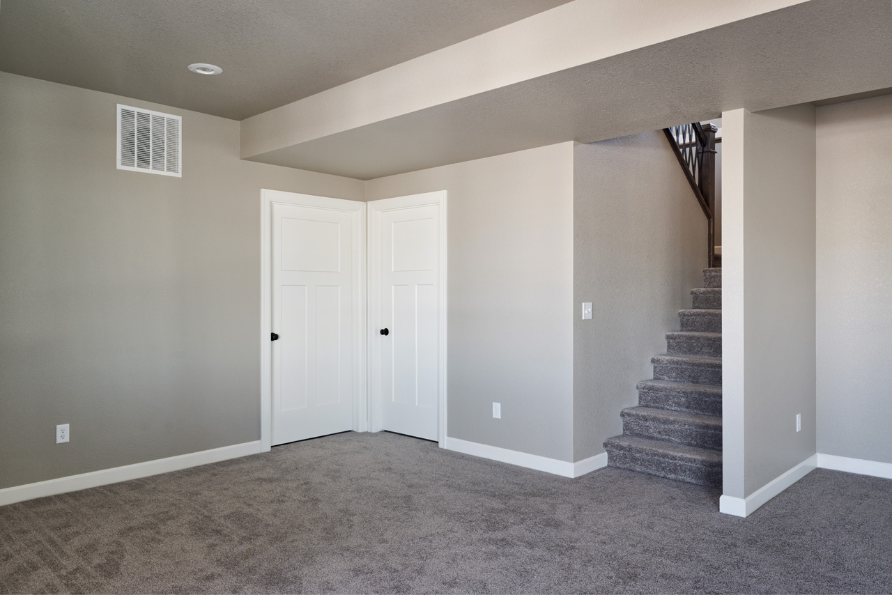 Cheyenne, Wyoming, 82009, United States, 3 Bedrooms Bedrooms, ,2 BathroomsBathrooms,Residential,For Sale,1978031