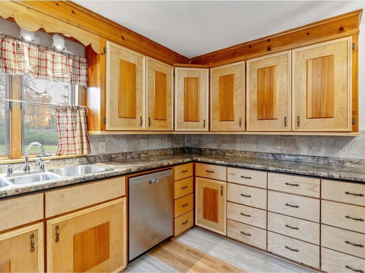 St. Albans Town, Vermont, 05478, United States, 4 Bedrooms Bedrooms, ,3 BathroomsBathrooms,Residential,For Sale,1970422