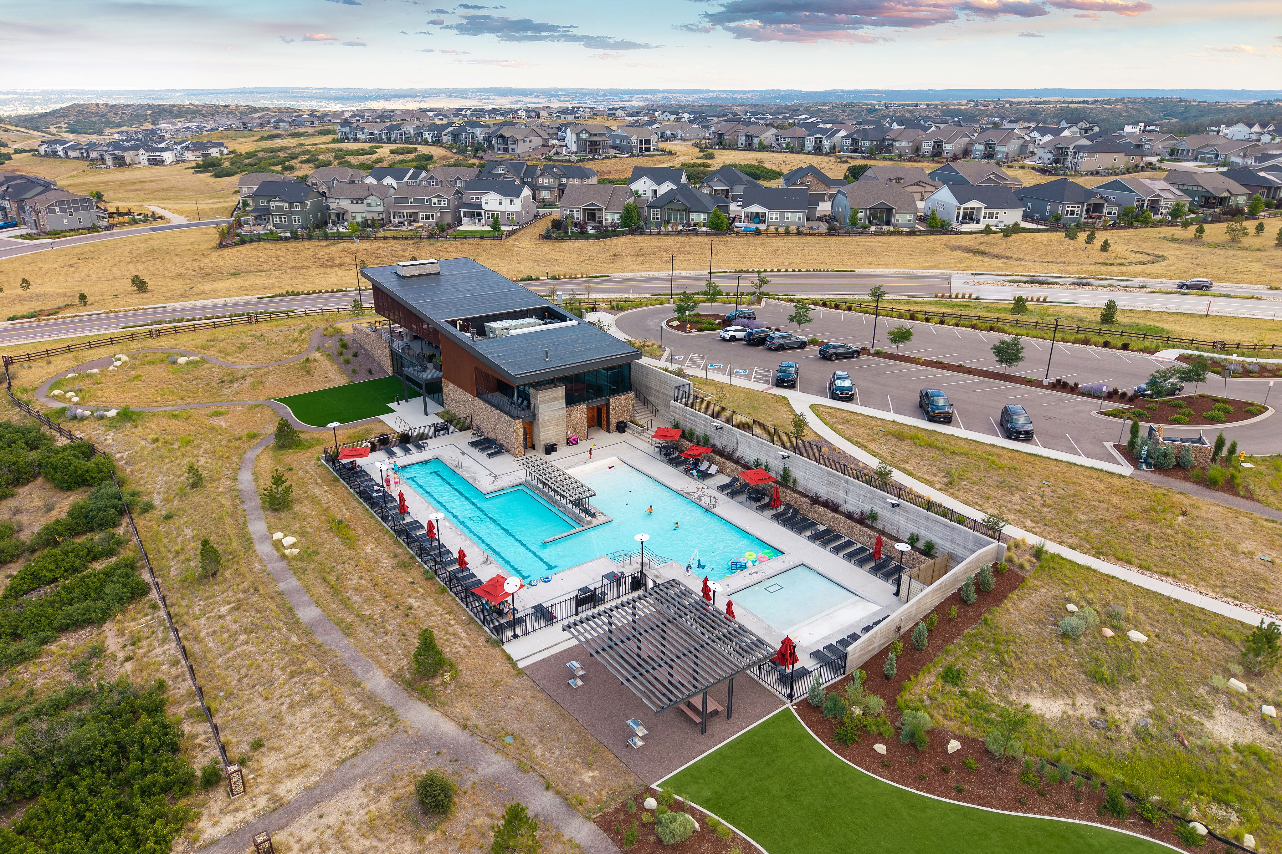  Beautifully Maintained, Fully Fenced Yard and Enjoy Colorado Living - 物件實景