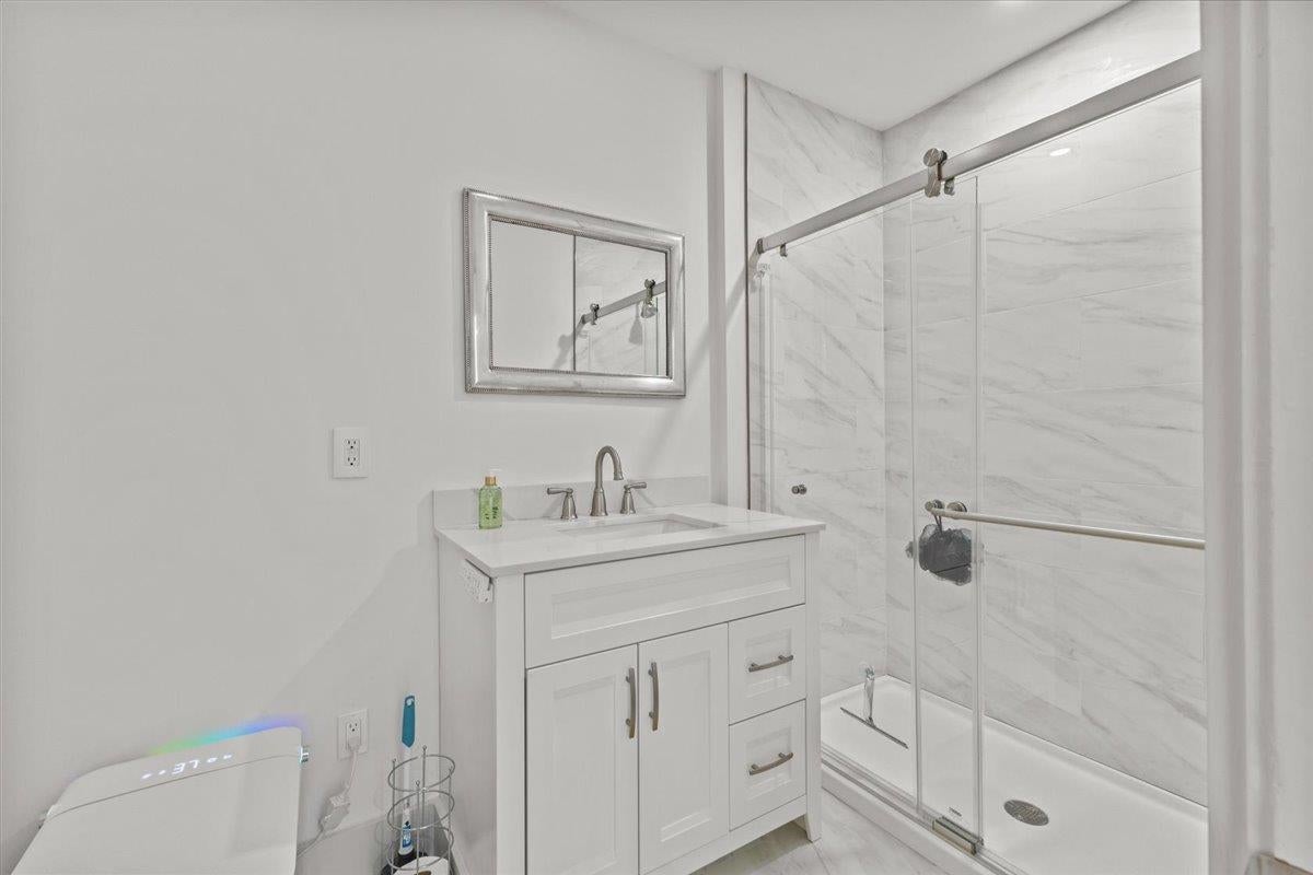 Stowe, Vermont, 05672, United States, 4 Bedrooms Bedrooms, ,3 BathroomsBathrooms,Residential,For Sale,1890997