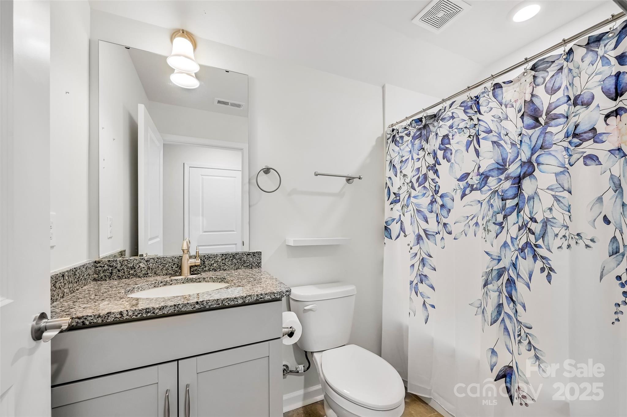 Hendersonville, North Carolina, 28792, United States, 3 Bedrooms Bedrooms, ,3 BathroomsBathrooms,Residential,For Sale,1927373