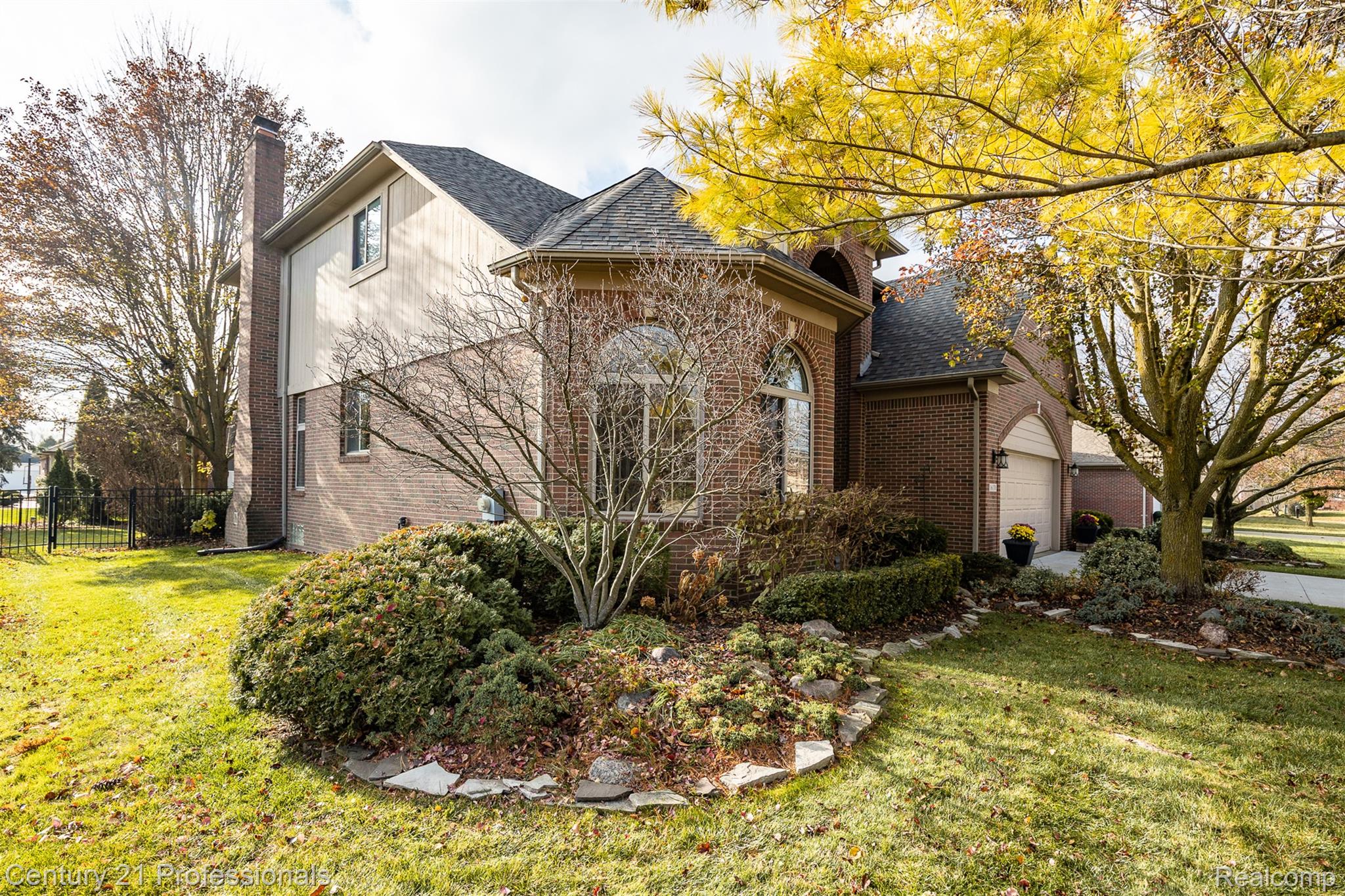 Macomb, Michigan, 48044, United States, 4 Bedrooms Bedrooms, ,3 BathroomsBathrooms,Residential,For Sale,1997727