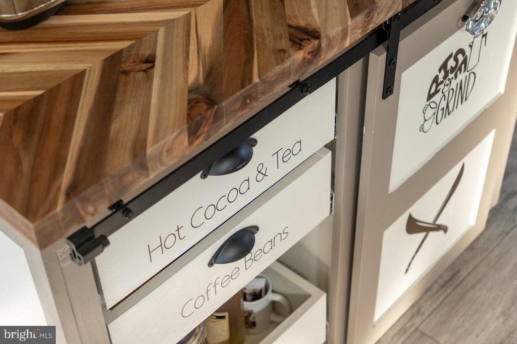 Gore, Virginia, 22637, United States, 4 Bedrooms Bedrooms, ,3 BathroomsBathrooms,Residential,For Sale,1949444