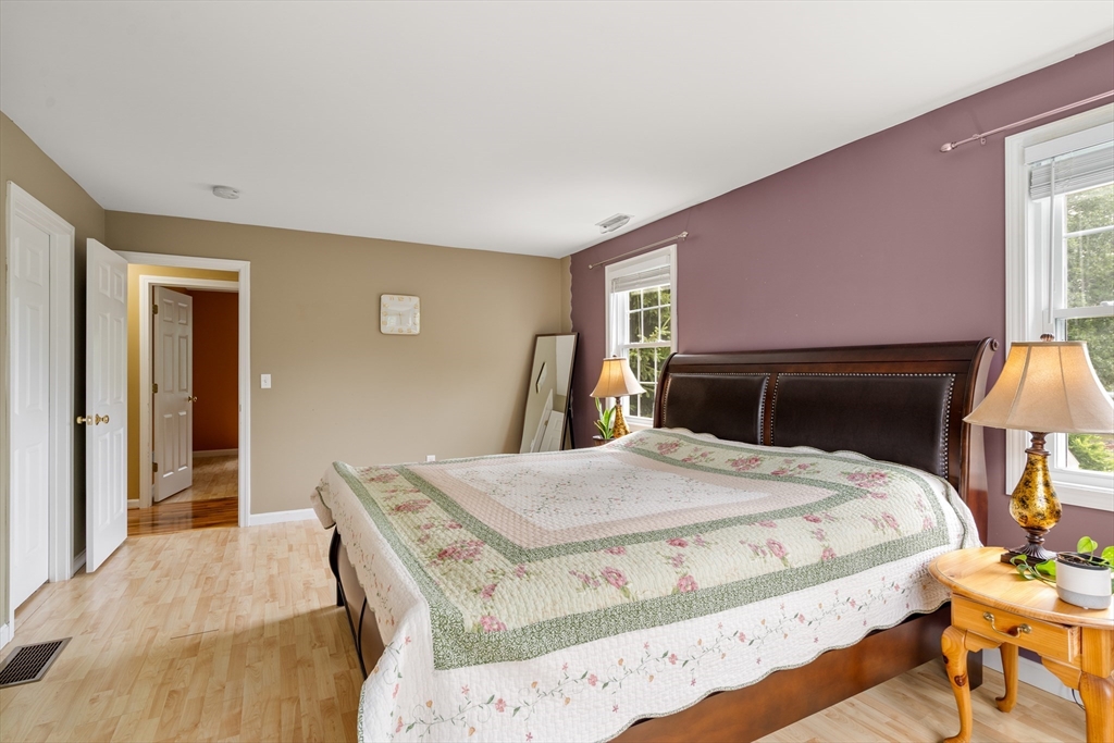 Chelmsford, Massachusetts, 01824, United States, 4 Bedrooms Bedrooms, ,3 BathroomsBathrooms,Residential,For Sale,1940334