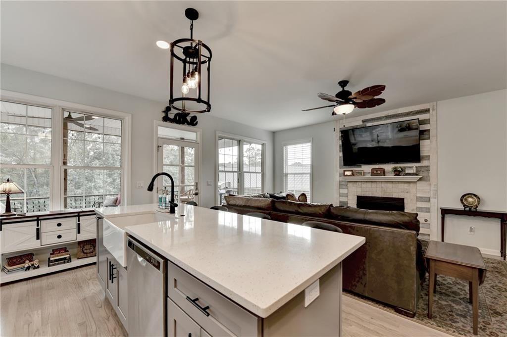 Gainesville, Georgia, 30506, United States, 2 Bedrooms Bedrooms, ,2 BathroomsBathrooms,Residential,For Sale,2040403
