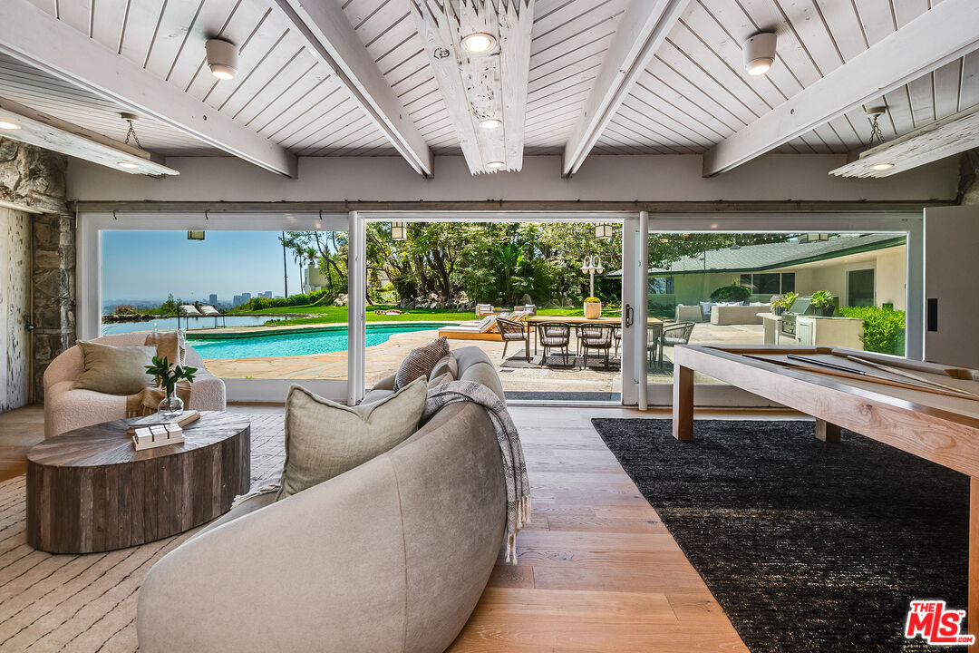Beverly Hills, California, 90210, United States, 6 Bedrooms Bedrooms, ,6 BathroomsBathrooms,Residential,For Sale,1793530