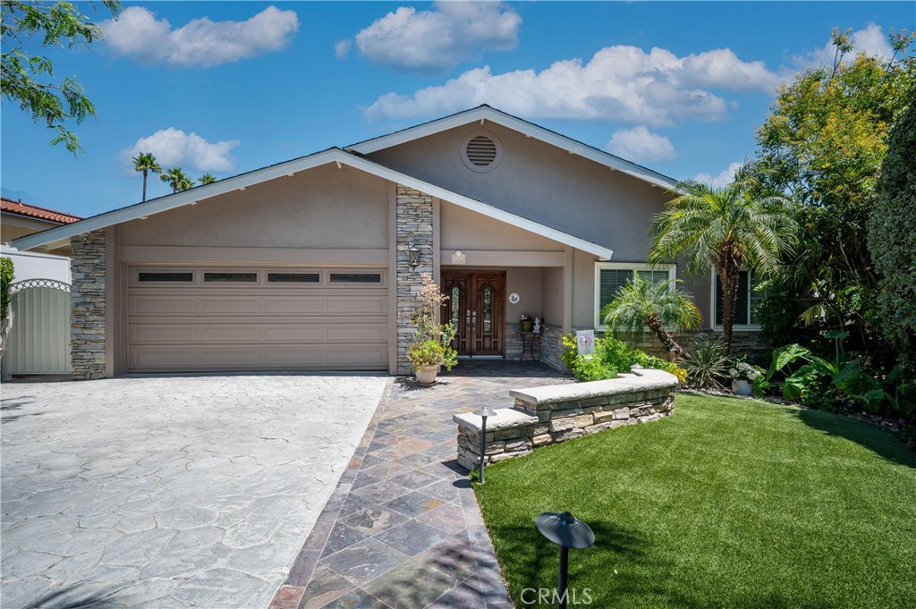 Canyon Lake, California, 92587, United States, 3 Bedrooms Bedrooms, ,2 BathroomsBathrooms,Residential,For Sale,1945004