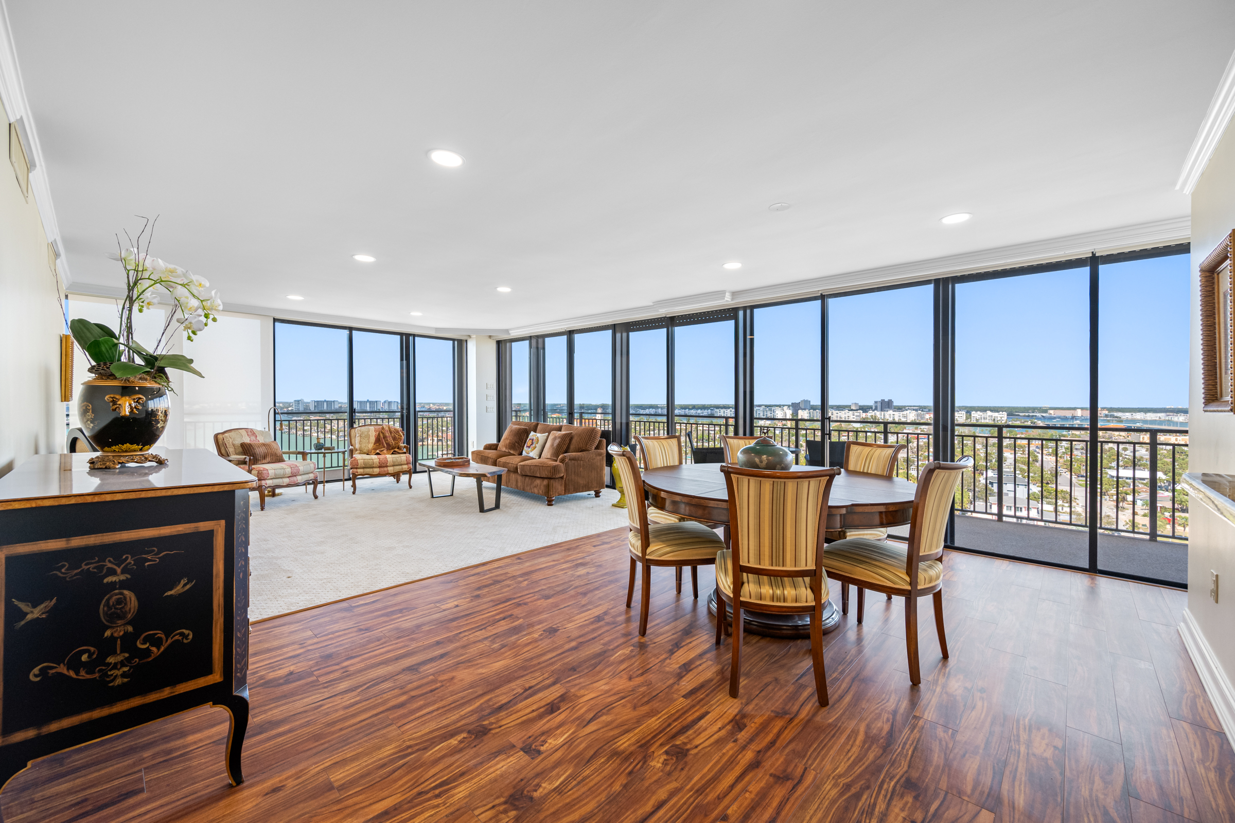 Treasure Island, Florida, 33706, United States, 2 Bedrooms Bedrooms, ,2 BathroomsBathrooms,Residential,For Sale,1998023