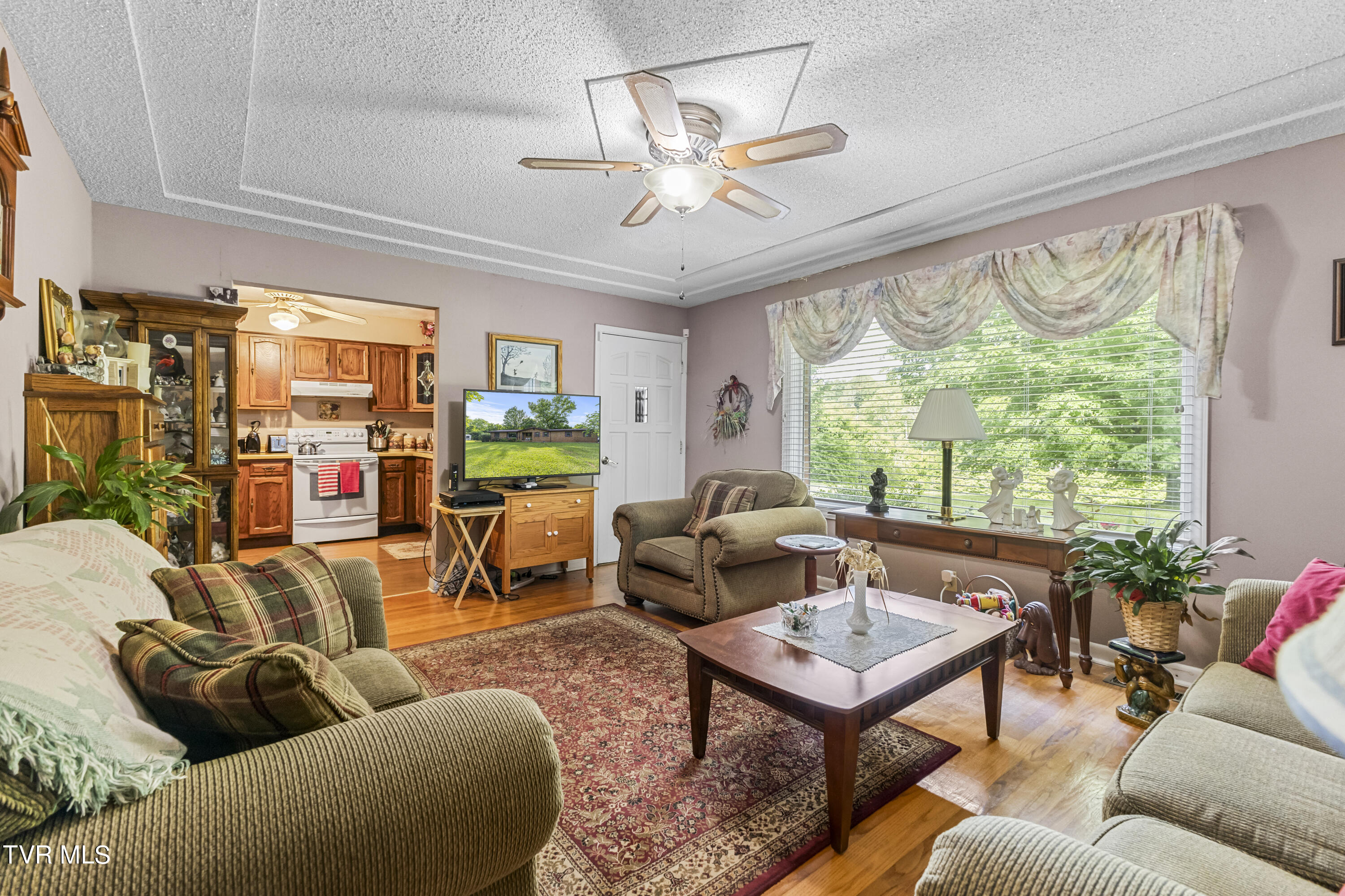 Jonesborough, Tennessee, 37659, United States, 3 Bedrooms Bedrooms, ,3 BathroomsBathrooms,Residential,For Sale,1888653