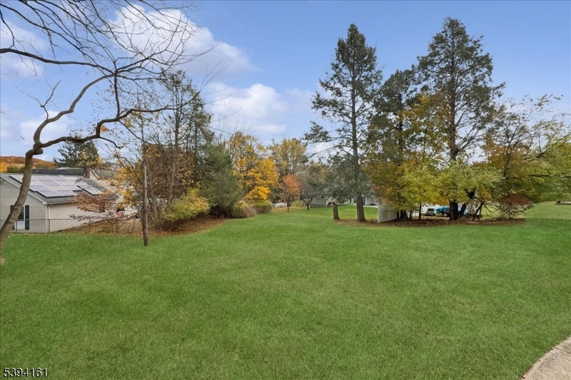 Roxbury Twp., New Jersey, 07876, United States, 3 Bedrooms Bedrooms, ,2 BathroomsBathrooms,Residential,For Sale,1987985