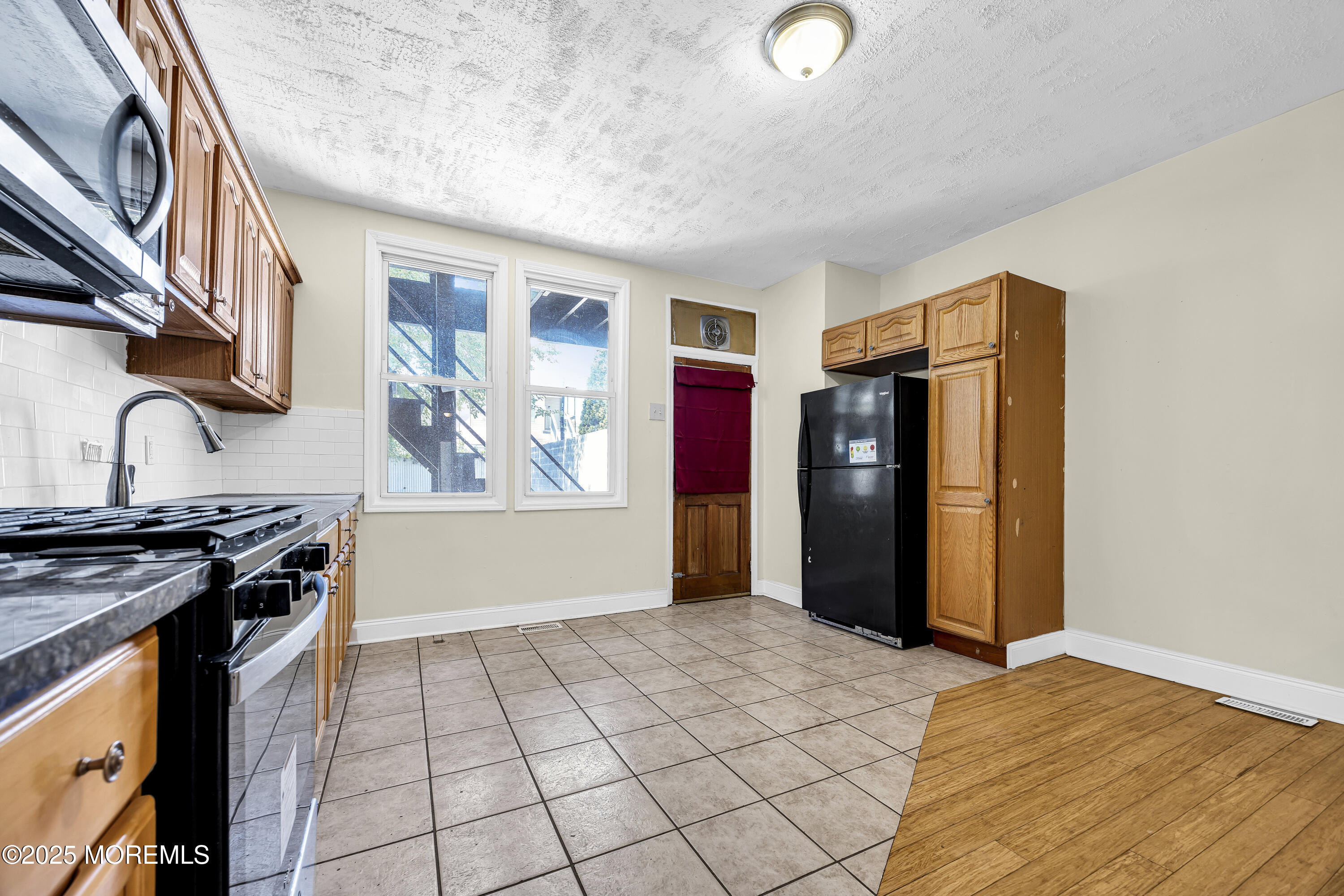 Newark, New Jersey, 07104, United States, 7 Bedrooms Bedrooms, ,3 BathroomsBathrooms,Residential,For Sale,1915900