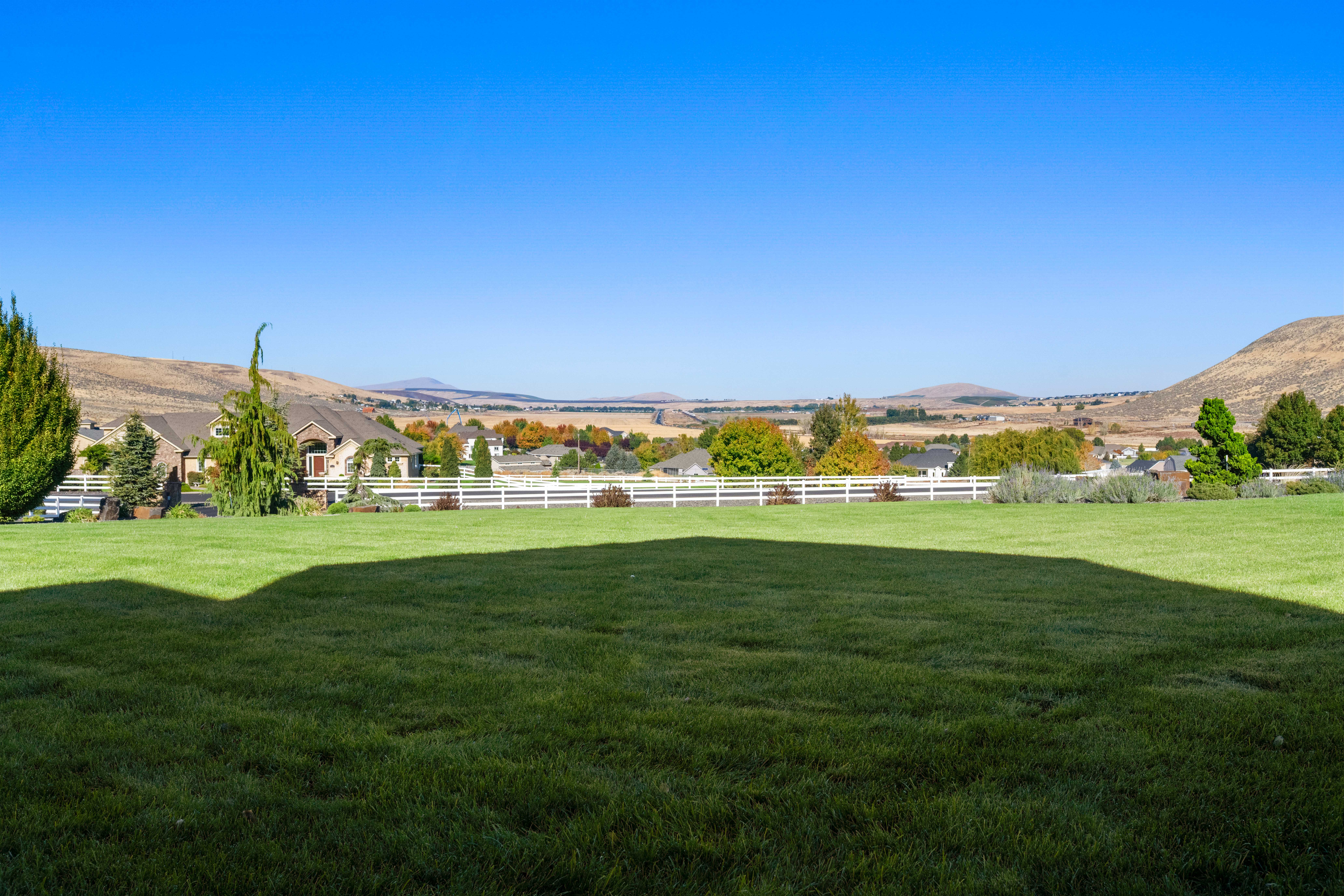  Views 6 Car Garage, Luxury Estate on 4 acres. - 物件實景
