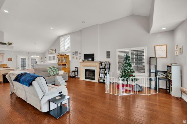 Murray, Utah, 84107, United States, 5 Bedrooms Bedrooms, ,4 BathroomsBathrooms,Residential,For Sale,2002445