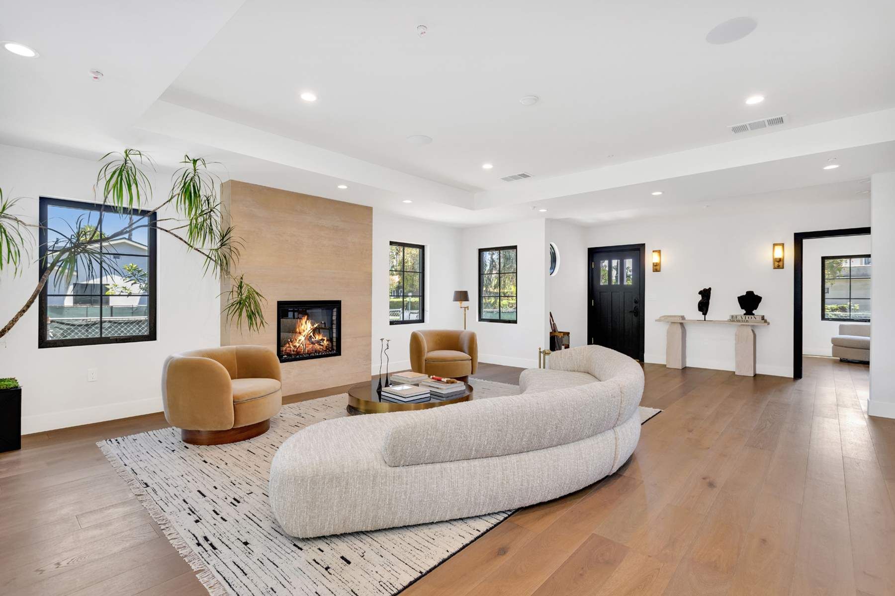  8671 Clifton Way - 物件實景