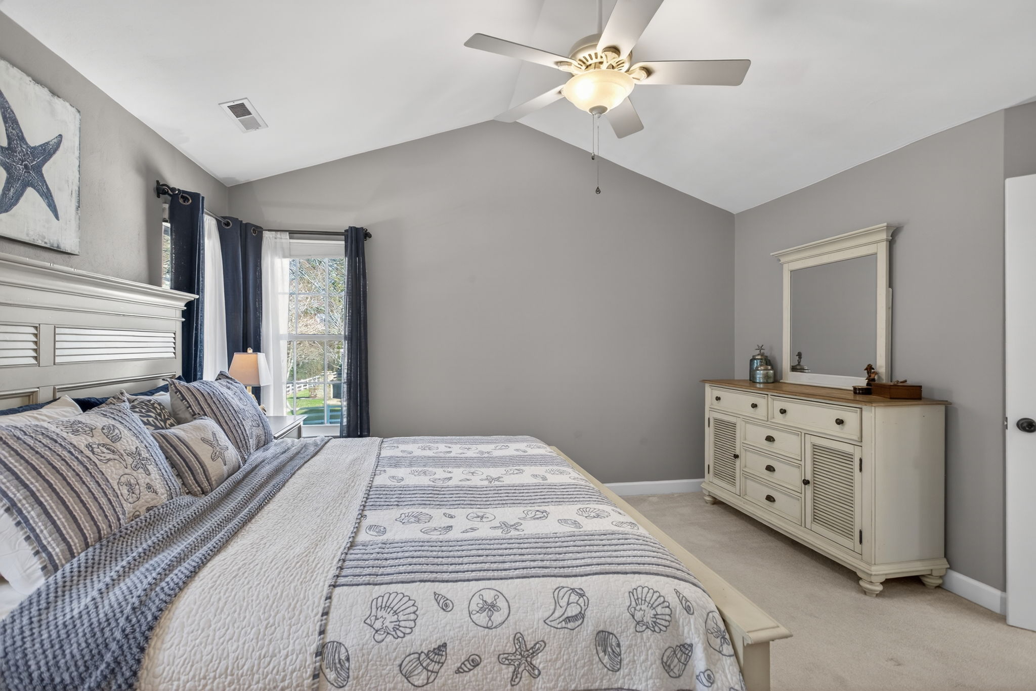 Virginia Beach, Virginia, 23456, United States, 4 Bedrooms Bedrooms, ,3 BathroomsBathrooms,Residential,For Sale,2012108