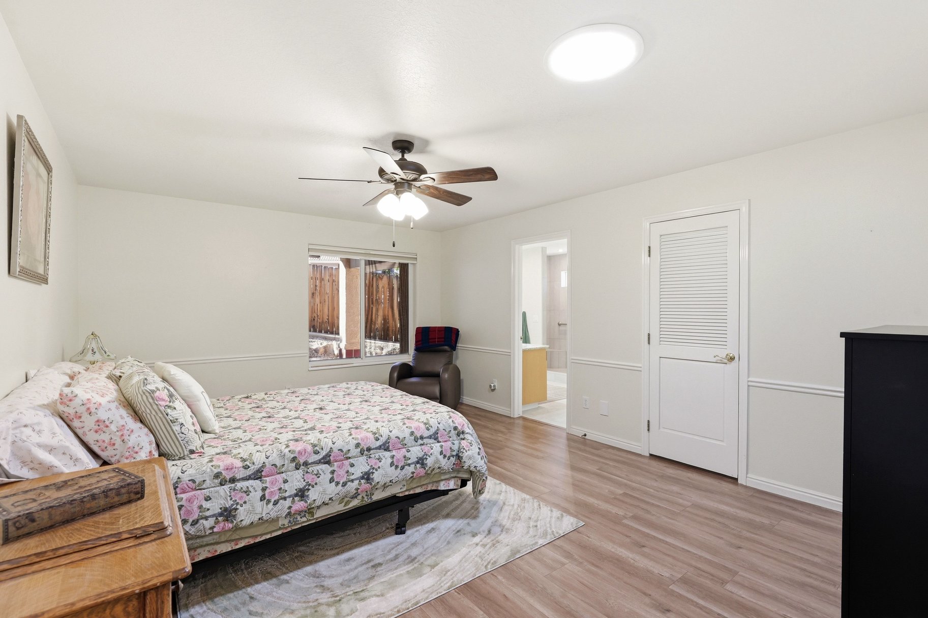  Peaceful Cul-De-Sac Living: Single-Level Home Against Red Rock Views - 物件實景