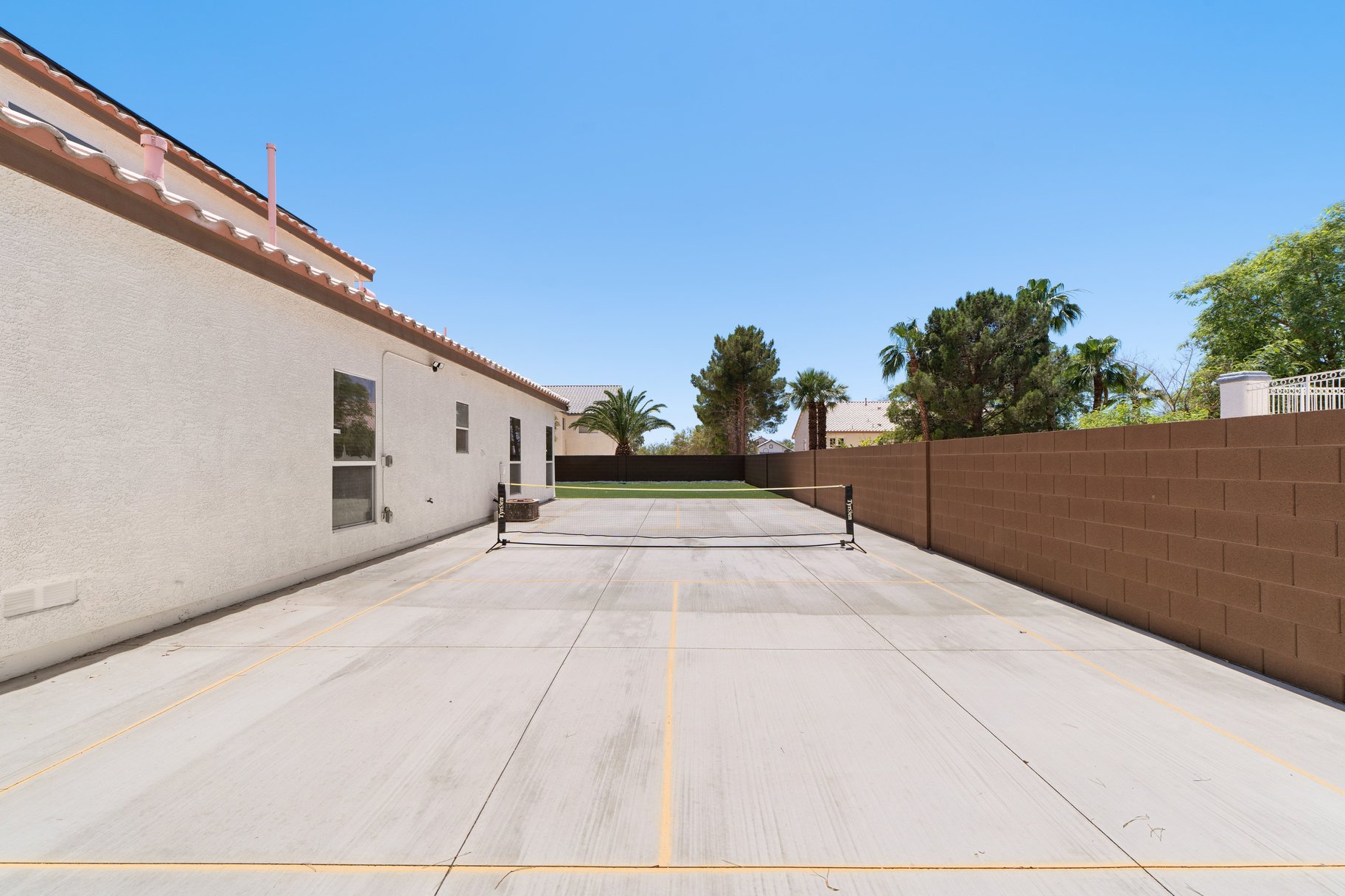  Custom Estate with Full Size Pickleball Court - 物件實景