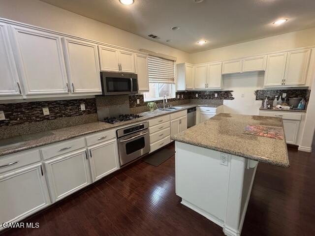 Palmdale, California, 93551, United States, 5 Bedrooms Bedrooms, ,3 BathroomsBathrooms,Residential,For Sale,1990801