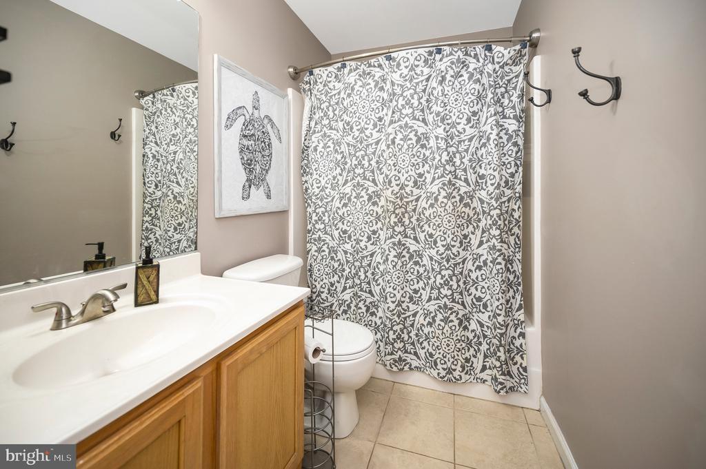 Fredericksburg, Virginia, 22405, United States, 5 Bedrooms Bedrooms, ,4 BathroomsBathrooms,Residential,For Sale,1993434