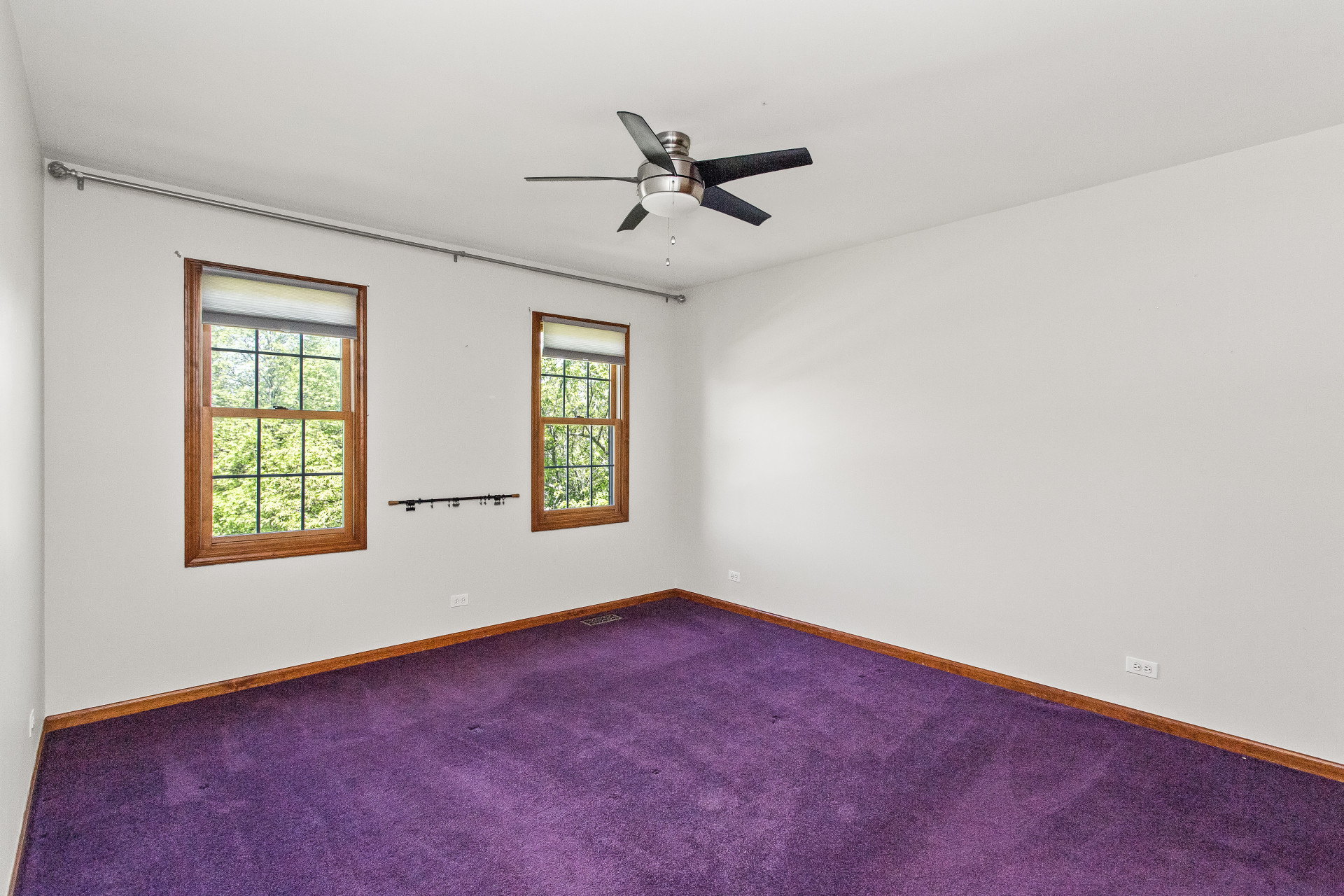  Stunning Corner Lot Brick and Cedar Georgian Estate - 物件實景