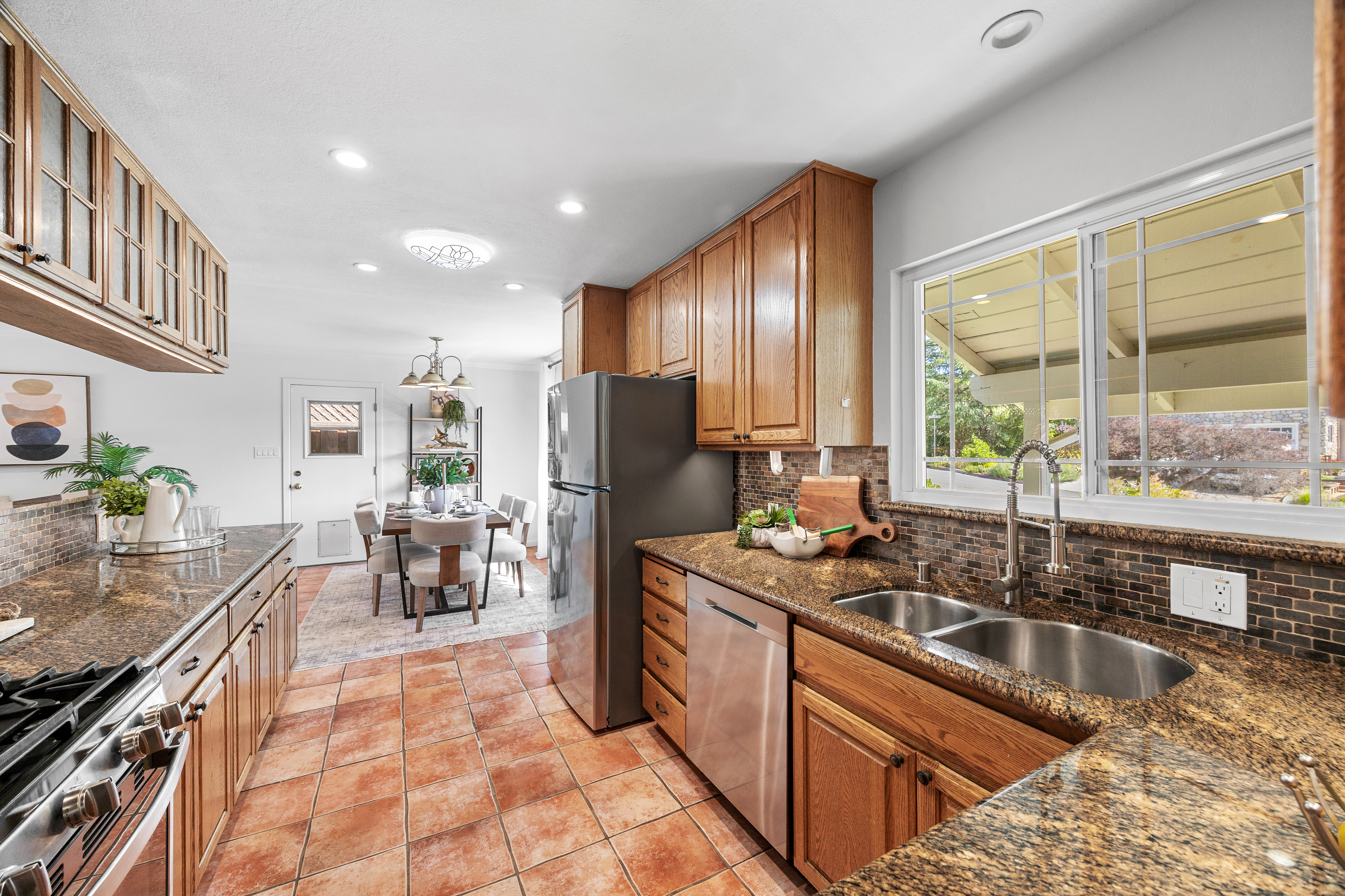  Redwood City Retreat with Exceptional Outdoor Living - 物件實景