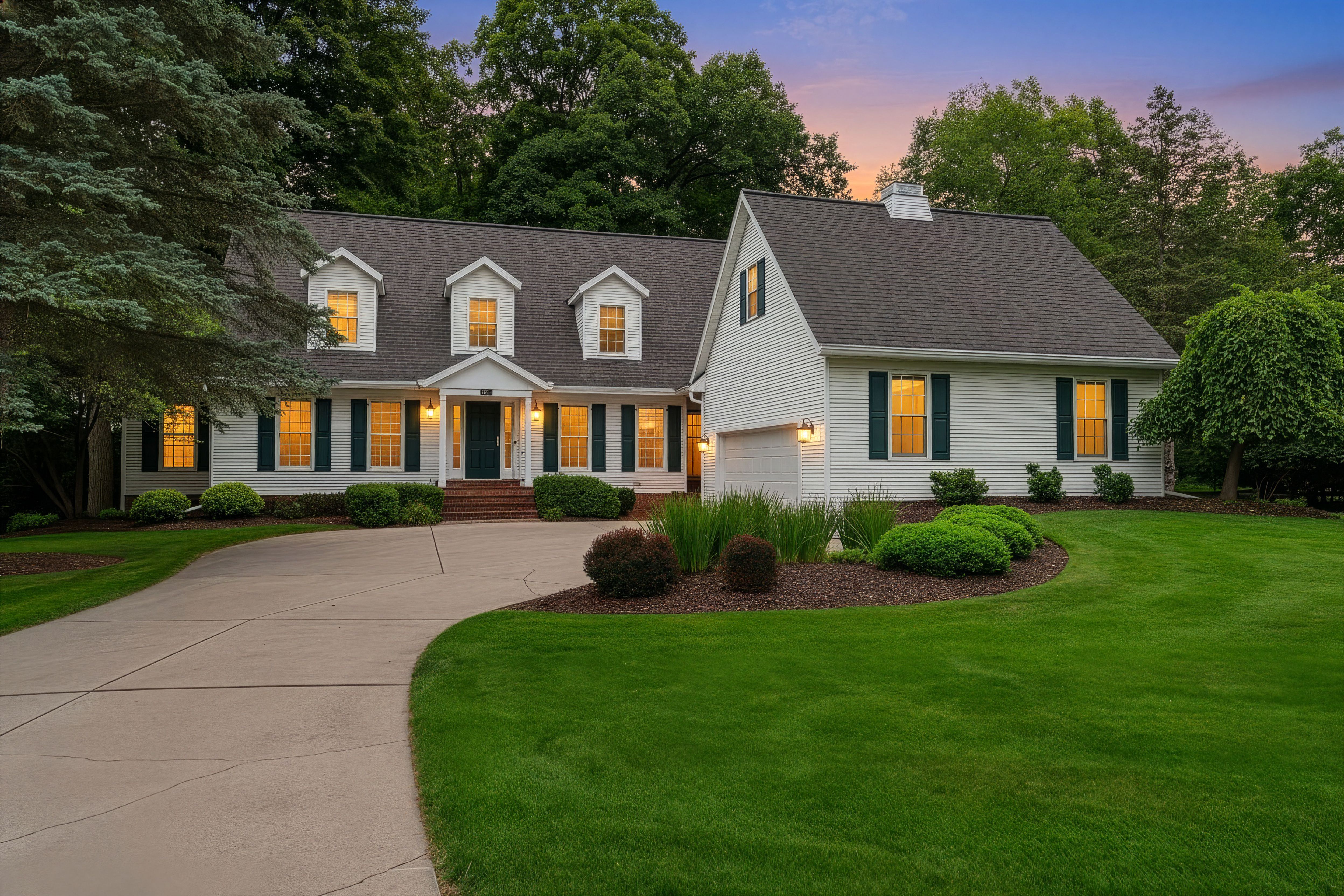  Elegant Colonial Offering Space, Privacy & Modern Comfort - 物件實景