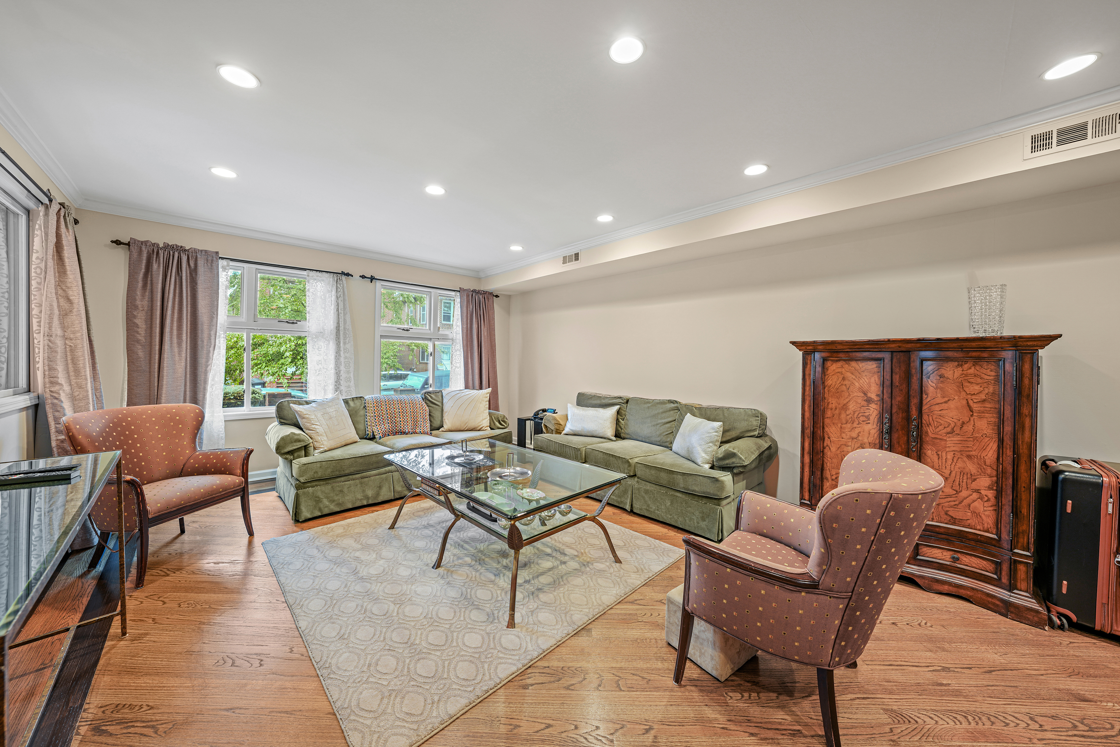 Brooklyn, New York, 11230, United States, 7 Bedrooms Bedrooms, ,7 BathroomsBathrooms,Residential,For Sale,1990227