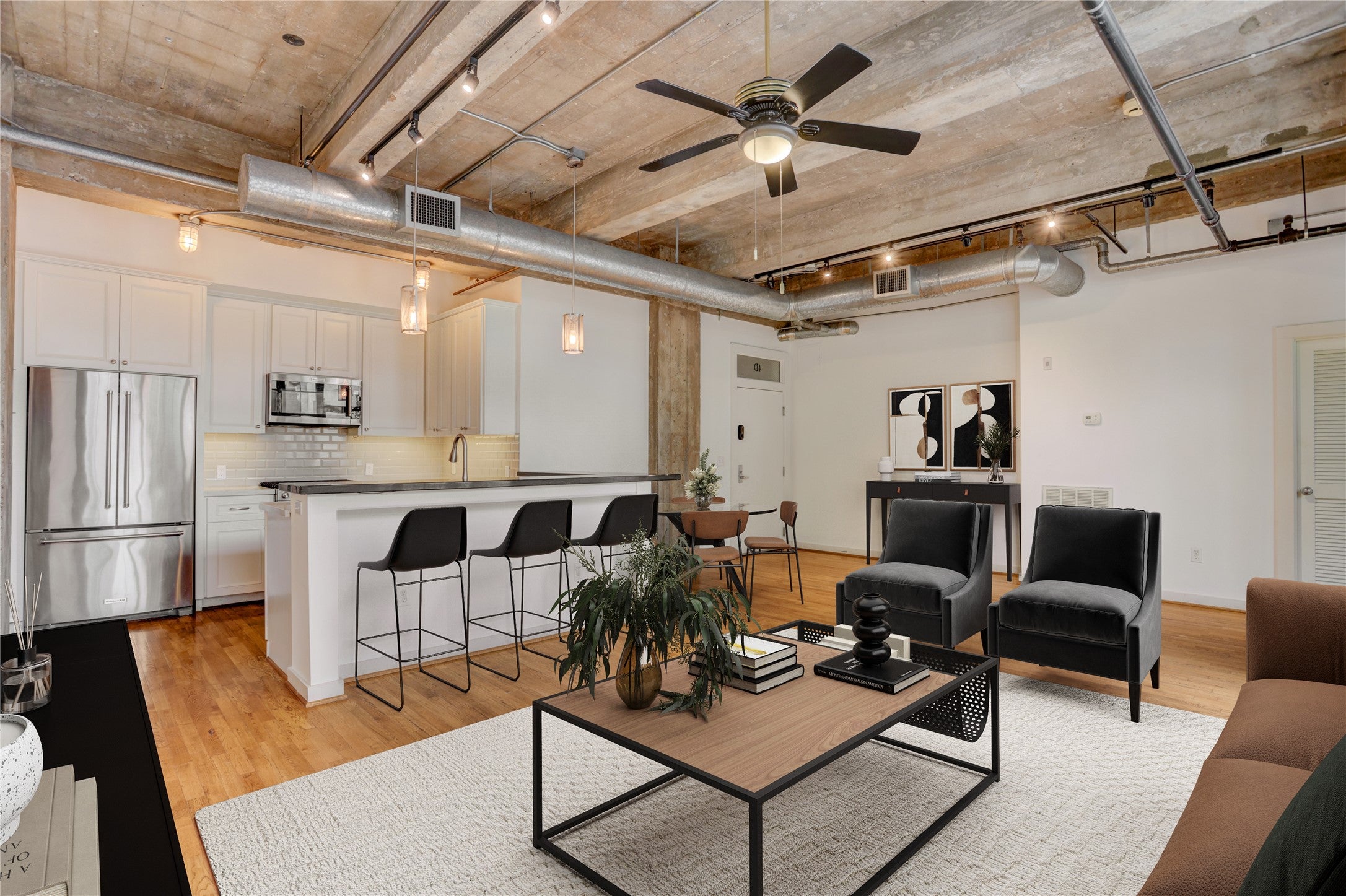 Travis St, Houston, TX 77002 #1