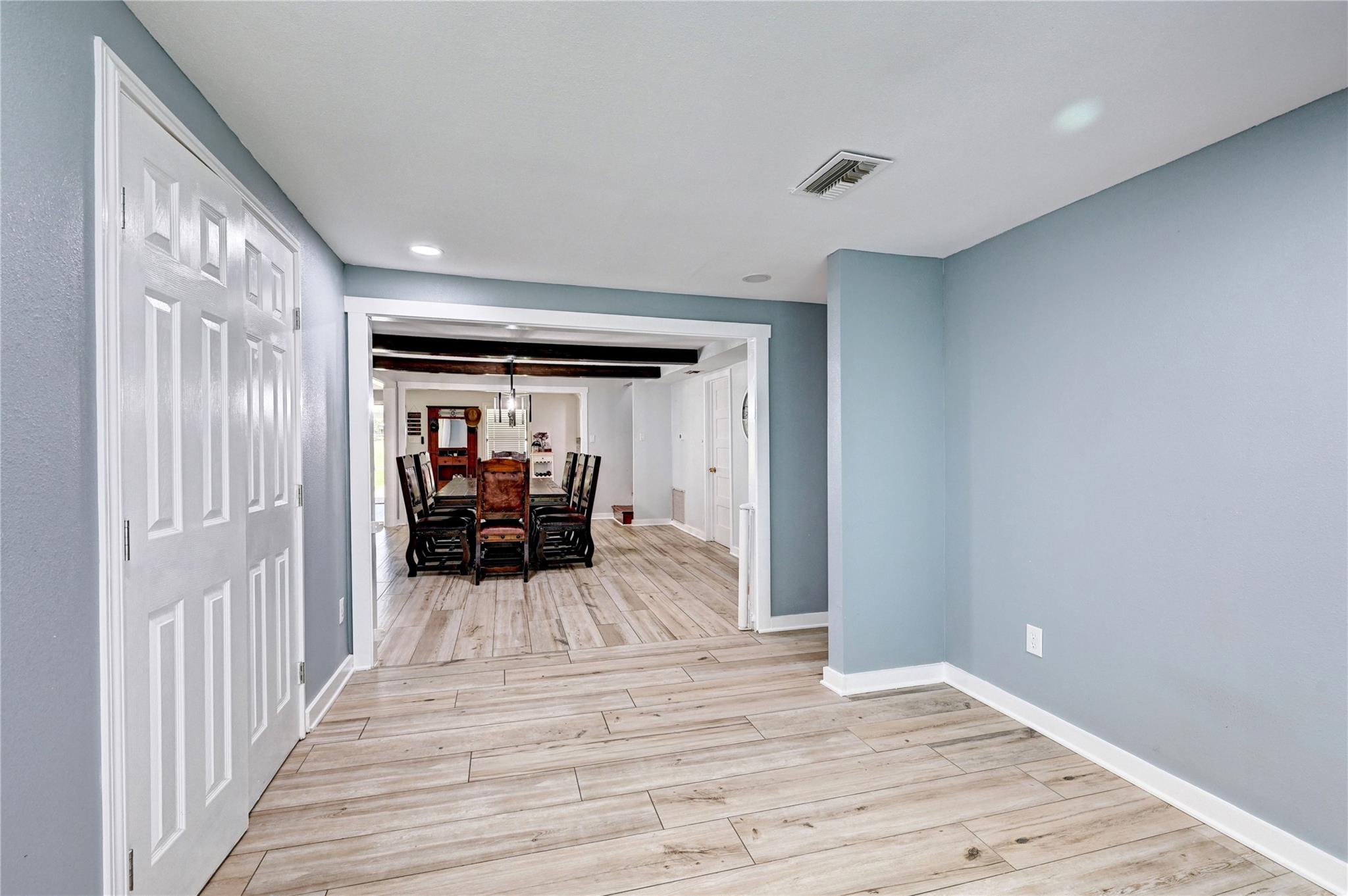 Huntsville, Texas, 77320, United States, 4 Bedrooms Bedrooms, ,3 BathroomsBathrooms,Residential,For Sale,1921043