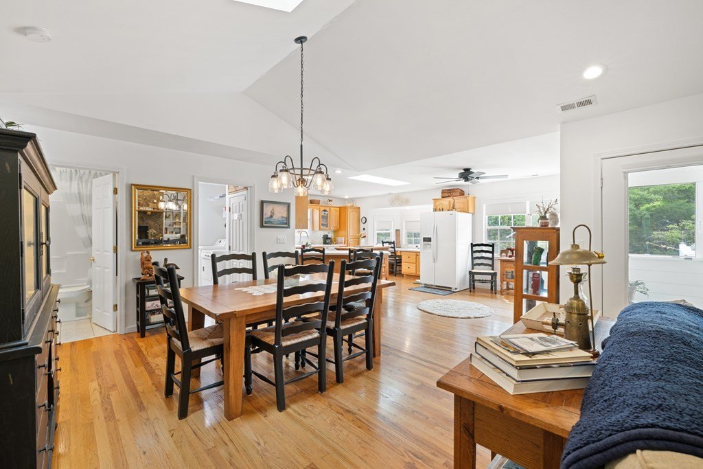 Murphy, North Carolina, 28906, United States, 2 Bedrooms Bedrooms, ,2 BathroomsBathrooms,Residential,For Sale,1923823