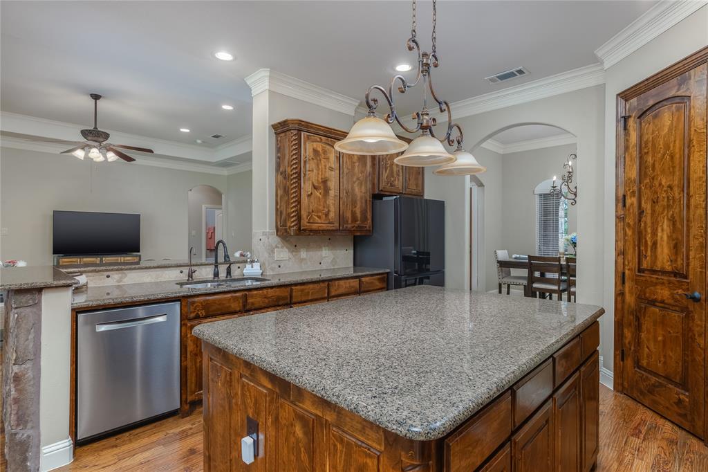 Weatherford, Texas, 76085, United States, 3 Bedrooms Bedrooms, ,3 BathroomsBathrooms,Residential,For Sale,1892460
