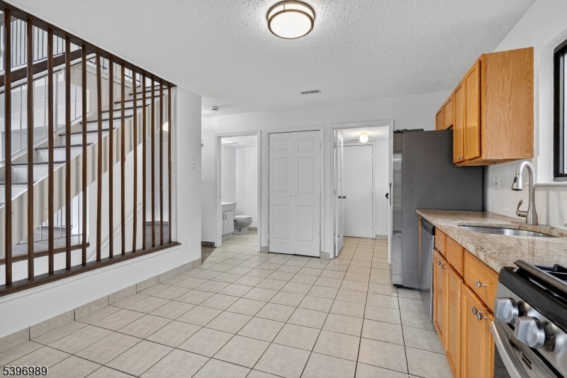 Franklin Twp., New Jersey, 08873, United States, 2 Bedrooms Bedrooms, ,3 BathroomsBathrooms,Residential,For Sale,1993021