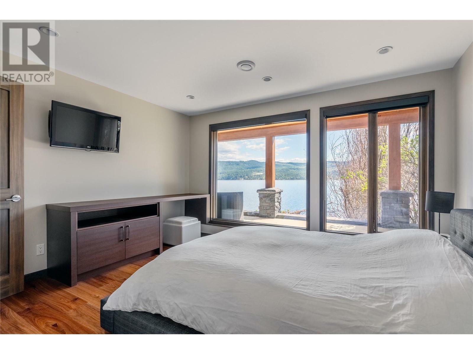 ANGLEMONT, British Columbia, V0E 1M8, CA, 5 Bedrooms Bedrooms, ,4 BathroomsBathrooms,Residential,For Sale,1838745