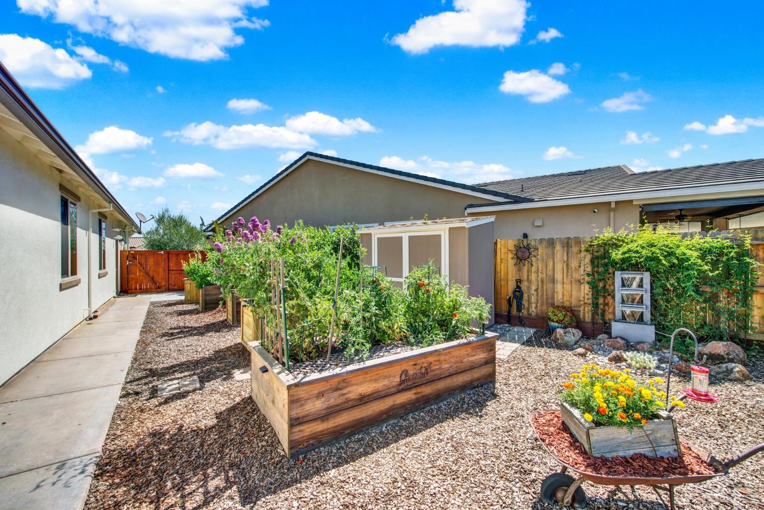 Sacramento, California, 95829, United States, 3 Bedrooms Bedrooms, ,2 BathroomsBathrooms,Residential,For Sale,1912501