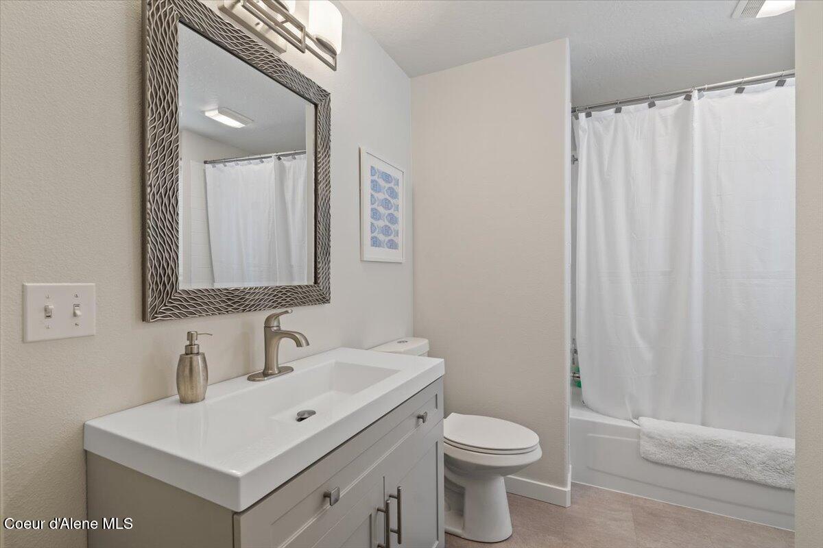 Post Falls, Idaho, 83854, United States, 4 Bedrooms Bedrooms, ,3 BathroomsBathrooms,Residential,For Sale,1904301