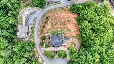 Hiawassee, Georgia, 30546, United States, 3 Bedrooms Bedrooms, ,4 BathroomsBathrooms,Residential,For Sale,1933523