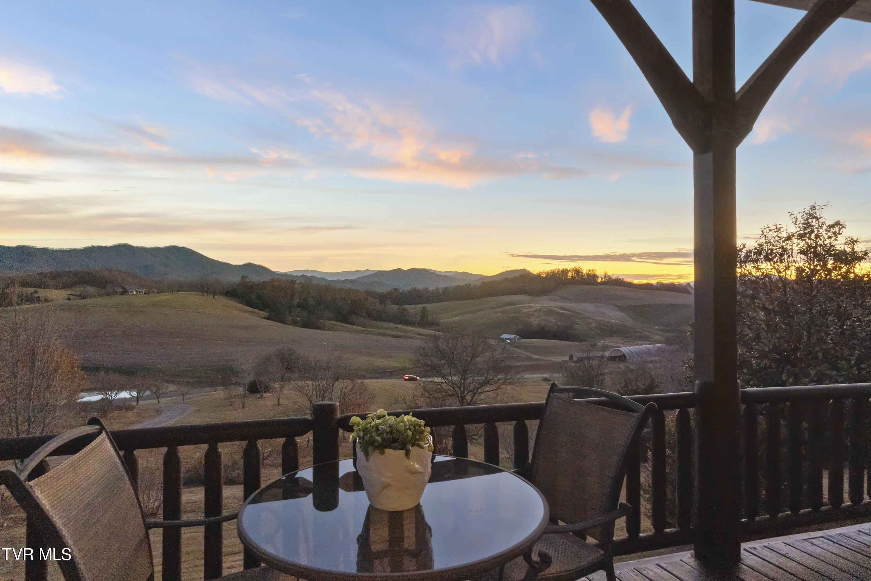 Parrottsville, Tennessee, 37843, United States, 5 Bedrooms Bedrooms, ,4 BathroomsBathrooms,Residential,For Sale,2005757