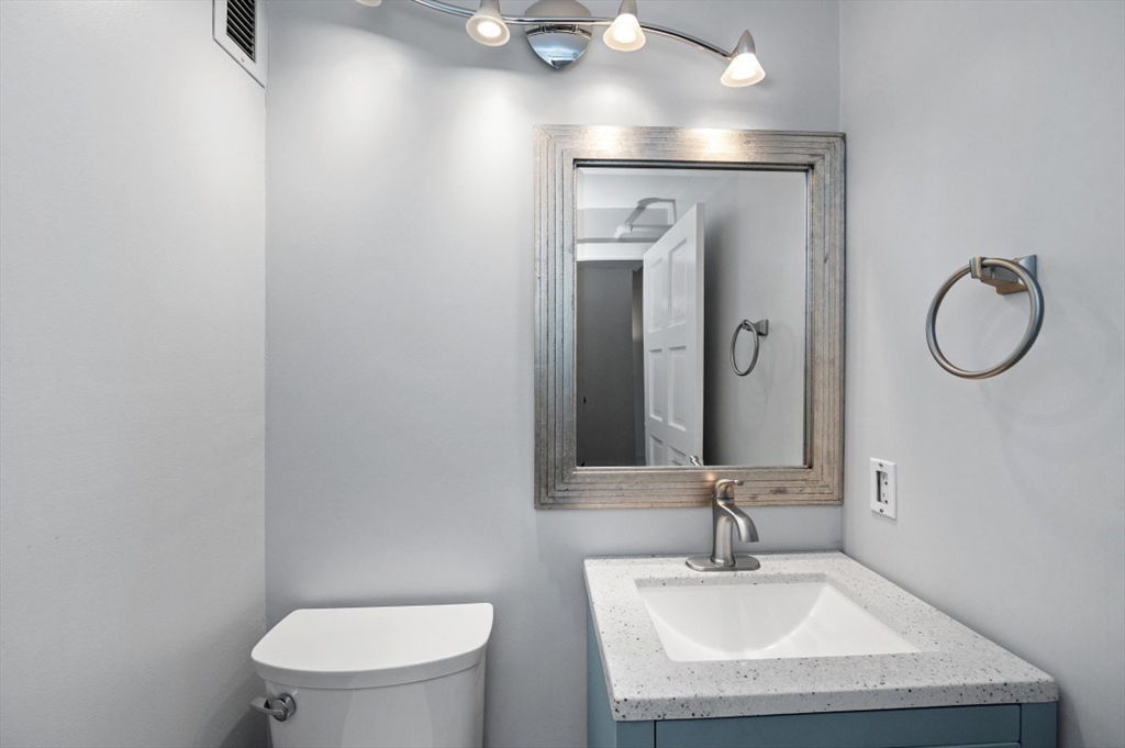 Boston, Massachusetts, 02129, United States, 1 Bedroom Bedrooms, ,2 BathroomsBathrooms,Residential,For Sale,1911386