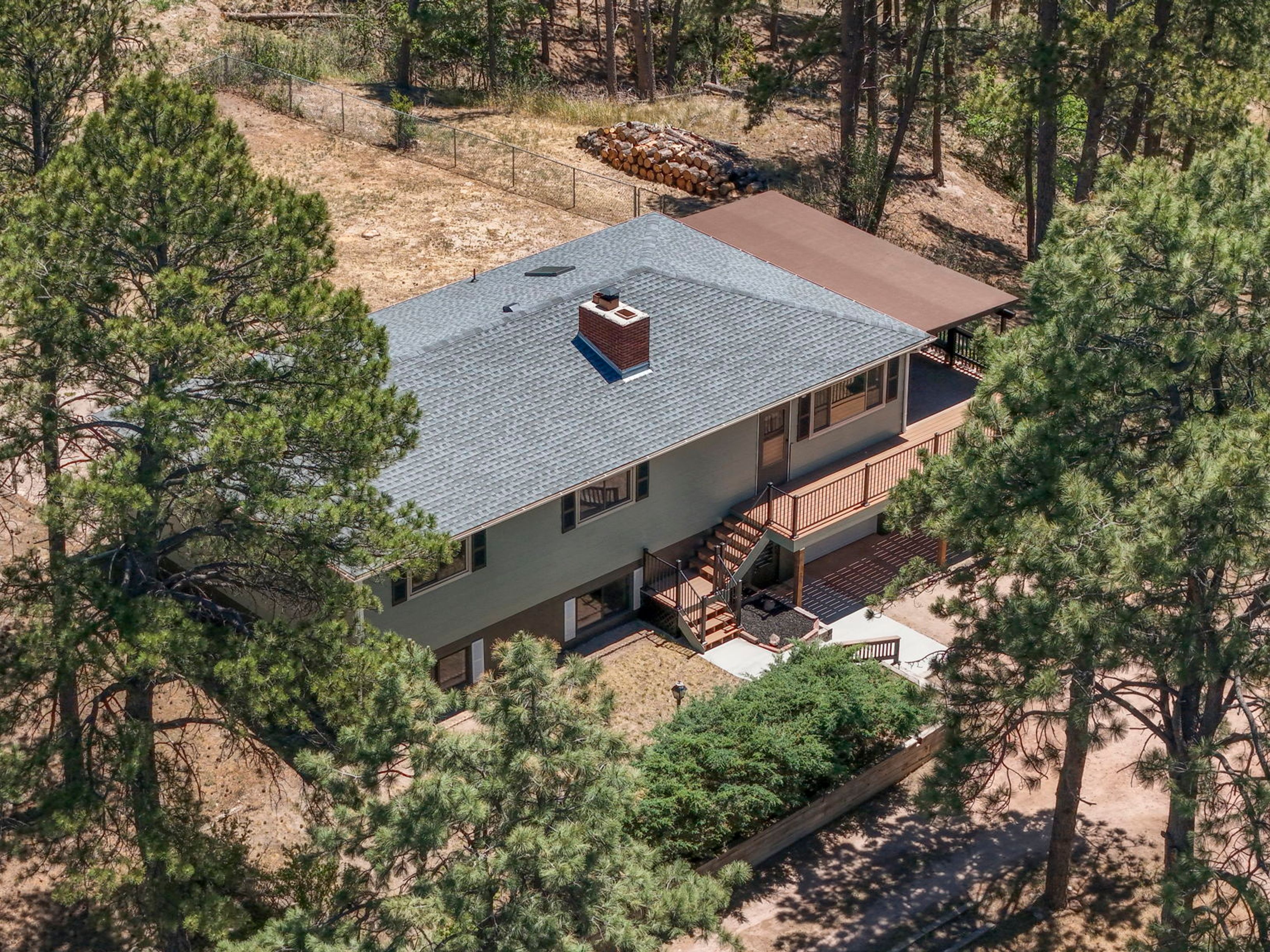  Extremely desirable southwest Black Forest location on stunning 5 wooded acres - 物件實景