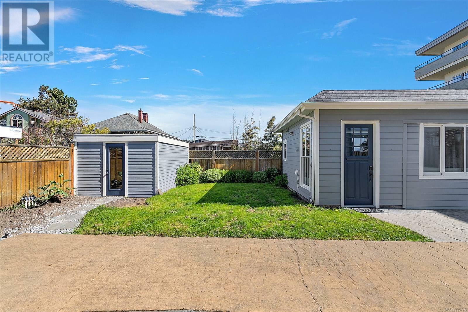 VICTORIA, British Columbia, V8V 1A8, CA, 4 Bedrooms Bedrooms, ,4 BathroomsBathrooms,Residential,For Sale,1876400