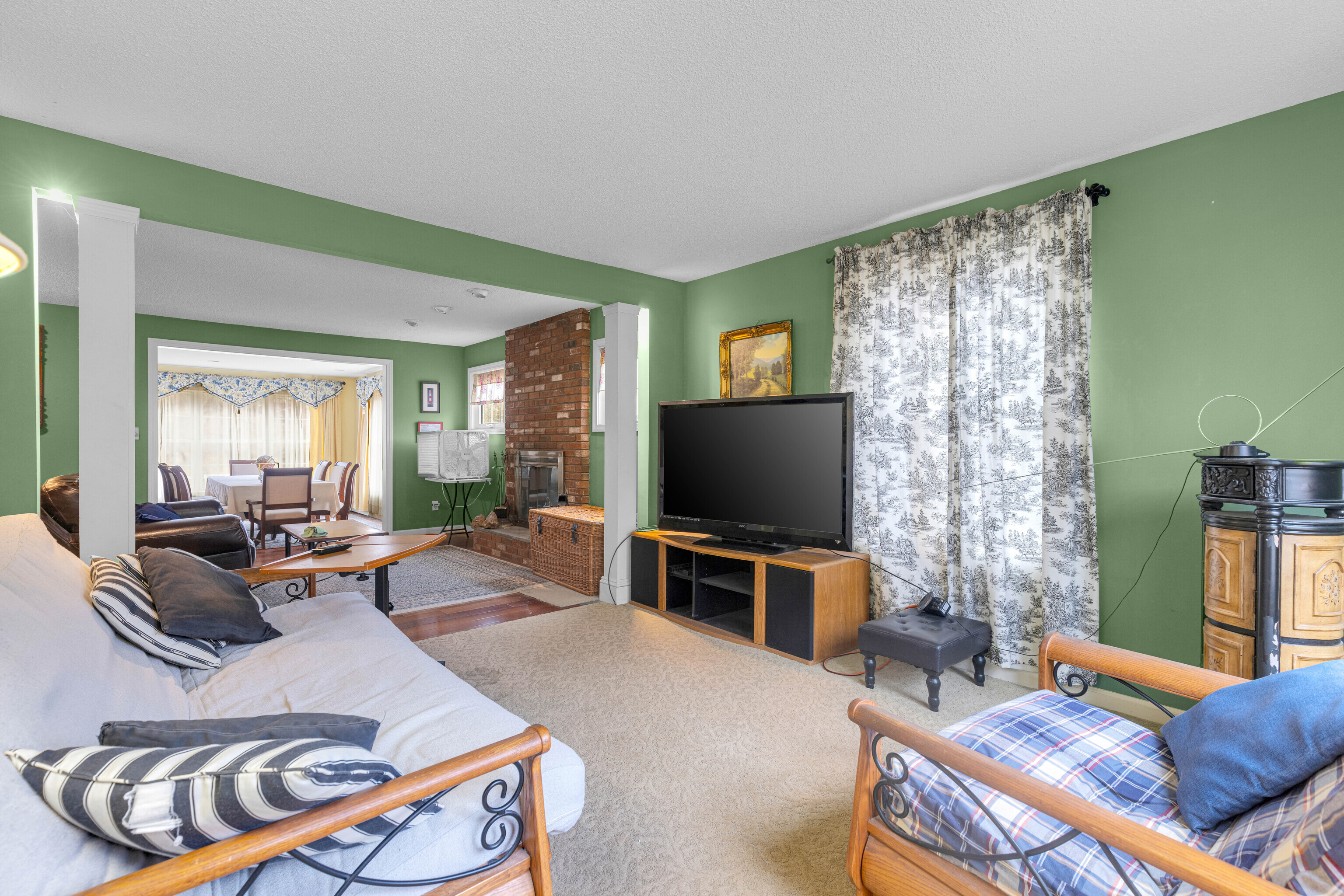 Cromwell, Connecticut, 06416, United States, 4 Bedrooms Bedrooms, ,3 BathroomsBathrooms,Residential,For Sale,1991491