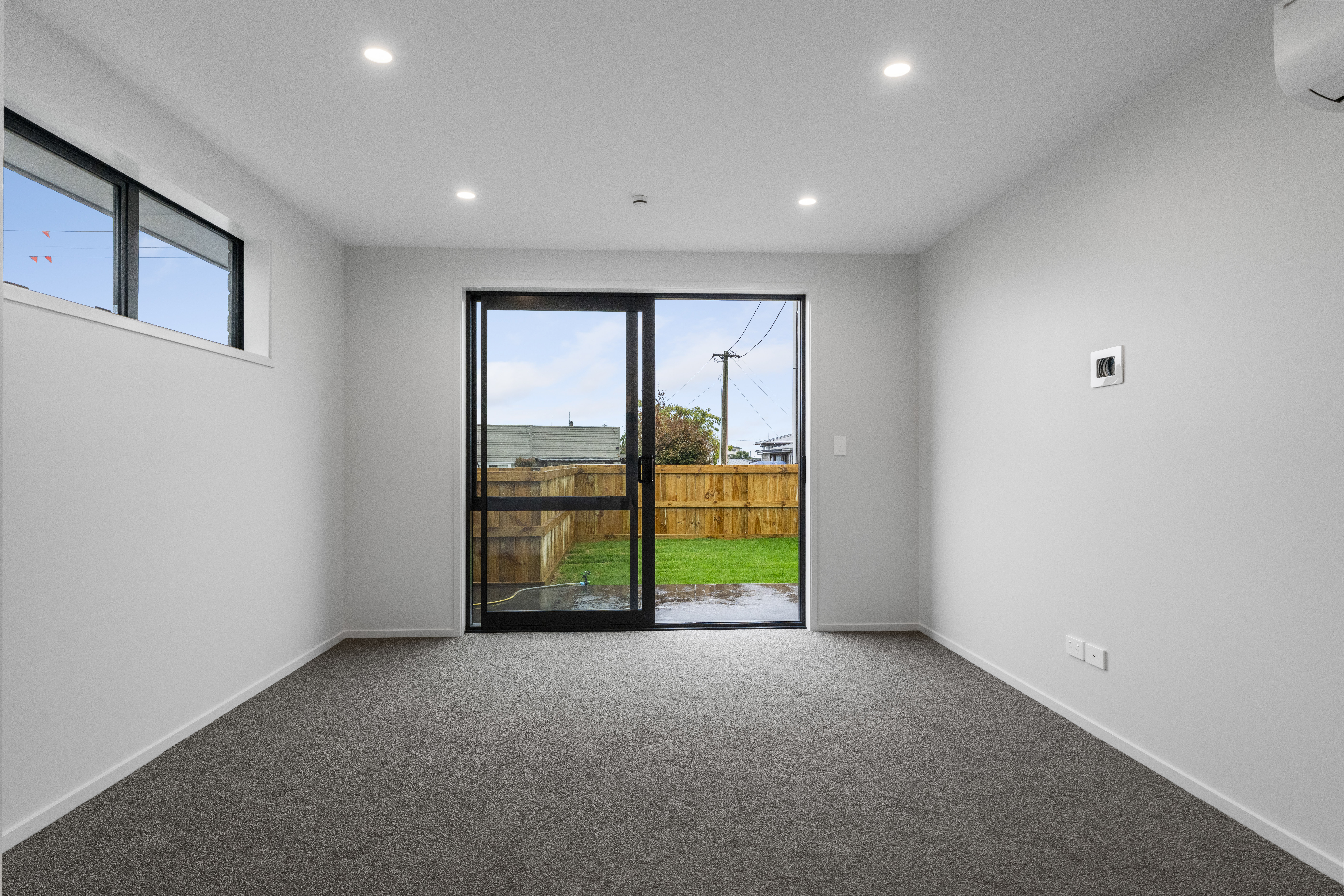  Brand New Development – Five Modern Two-Bedroom Homes - 物件實景
