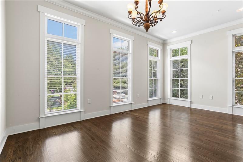 Atlanta, Georgia, 30339, United States, 4 Bedrooms Bedrooms, ,5 BathroomsBathrooms,Residential,For Sale,1760221
