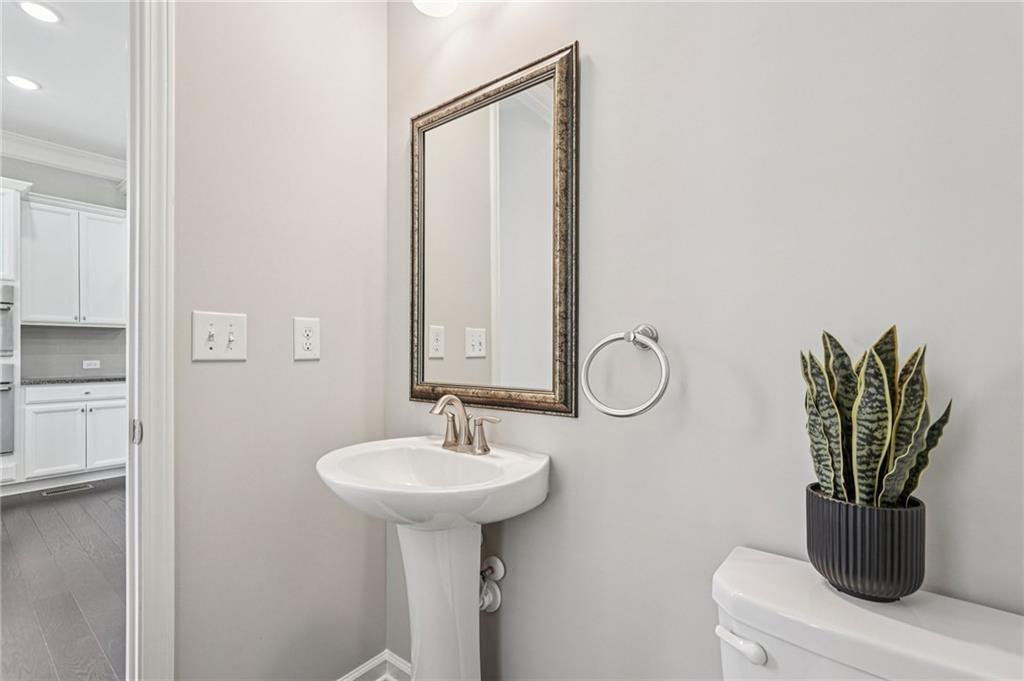 Alpharetta, Georgia, 30005, United States, 4 Bedrooms Bedrooms, ,4 BathroomsBathrooms,Residential,For Sale,2033042