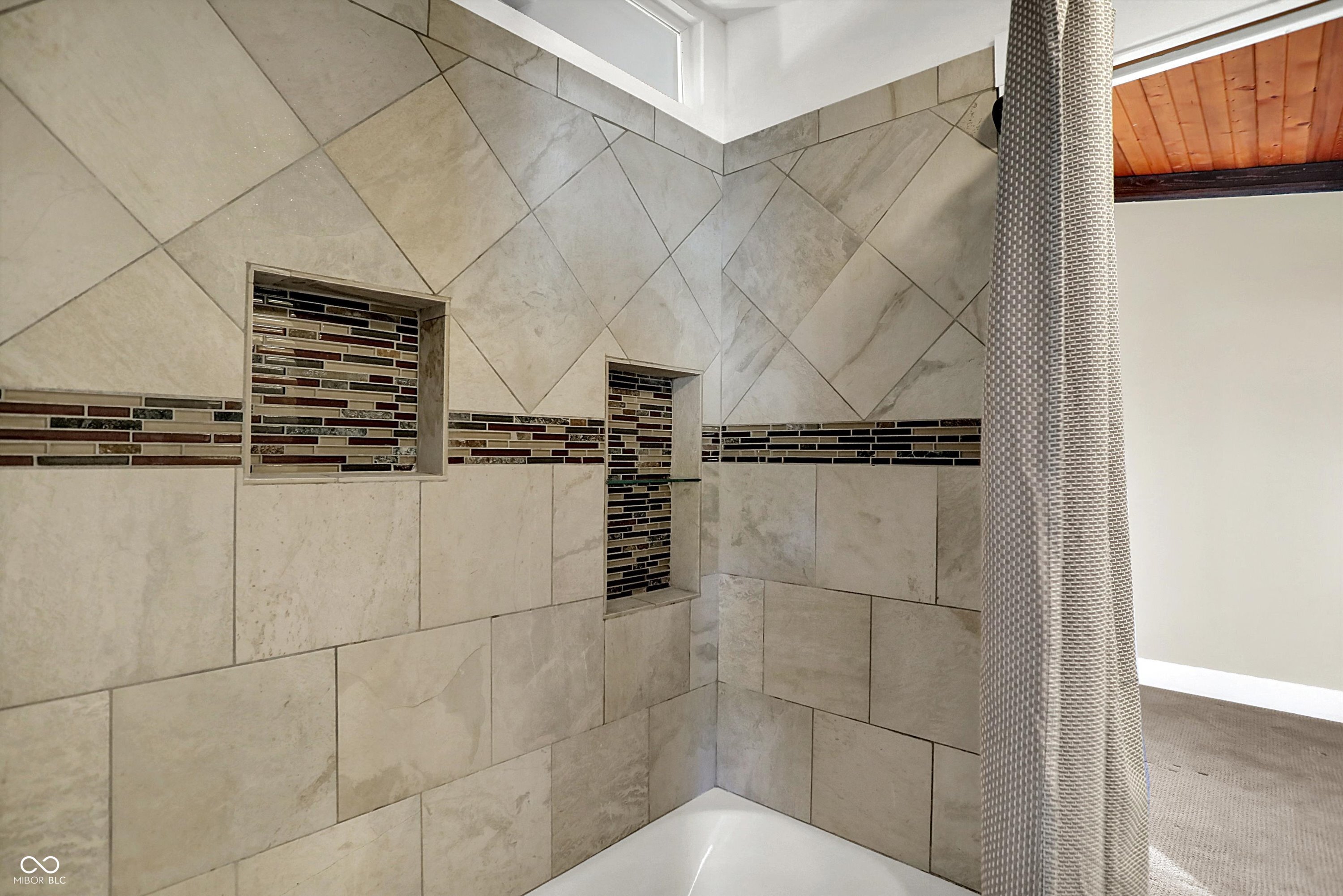 Zionsville, Indiana, 46077, United States, 3 Bedrooms Bedrooms, ,2 BathroomsBathrooms,Residential,For Sale,1981212